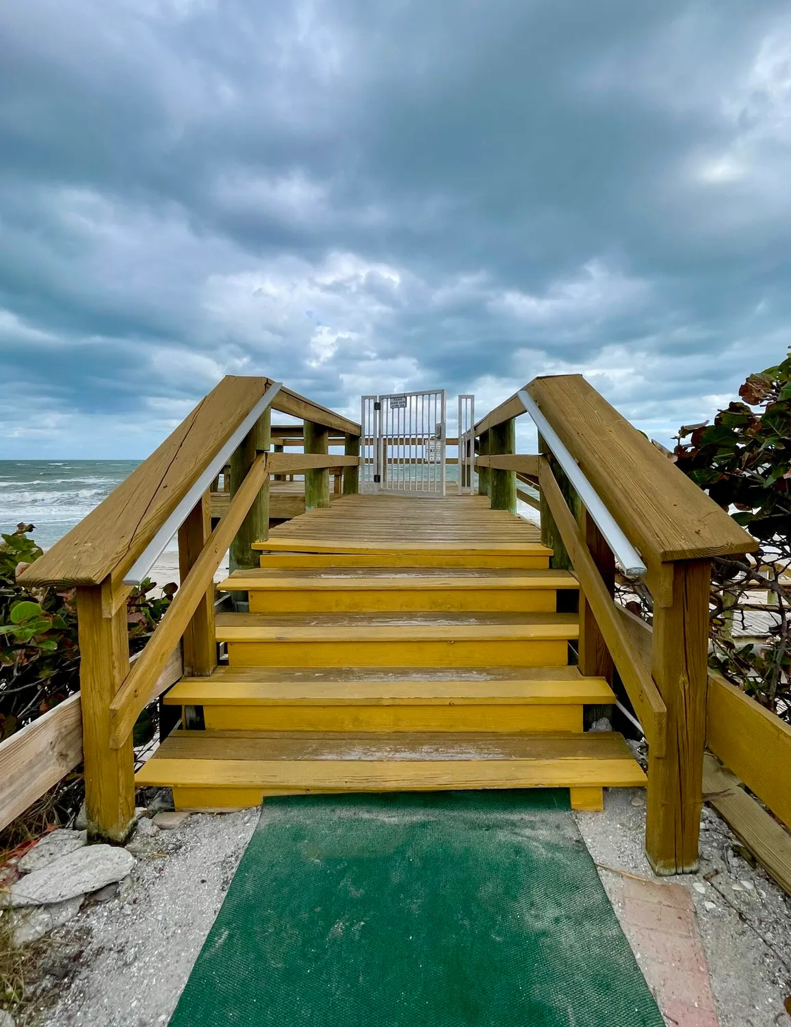 Property Slideshow image 8 of 28 | 5400 a1a apt a2, Vero Beach, FL, 32963