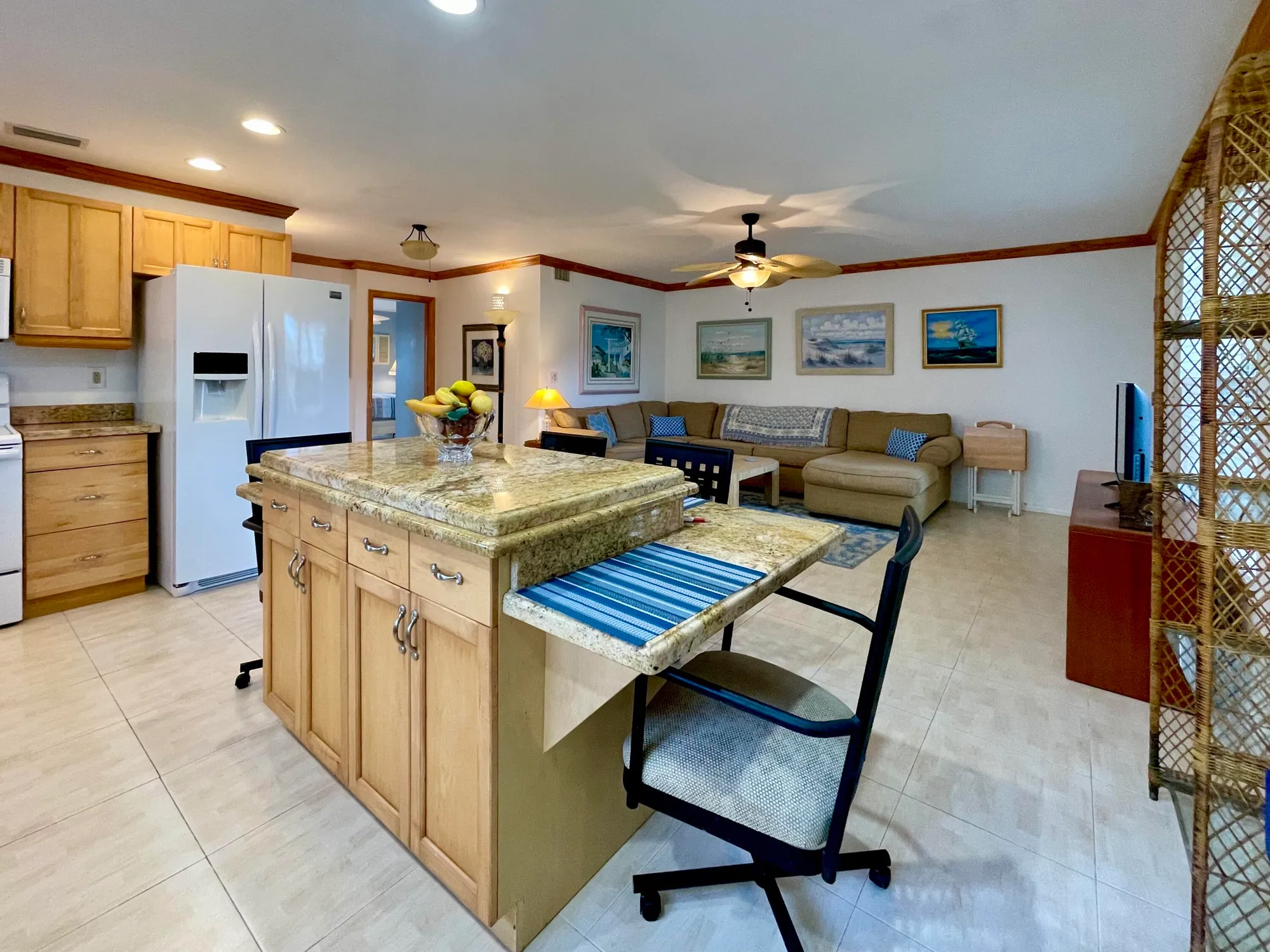 Property Slideshow image 14 of 28 | 5400 a1a apt a2, Vero Beach, FL, 32963