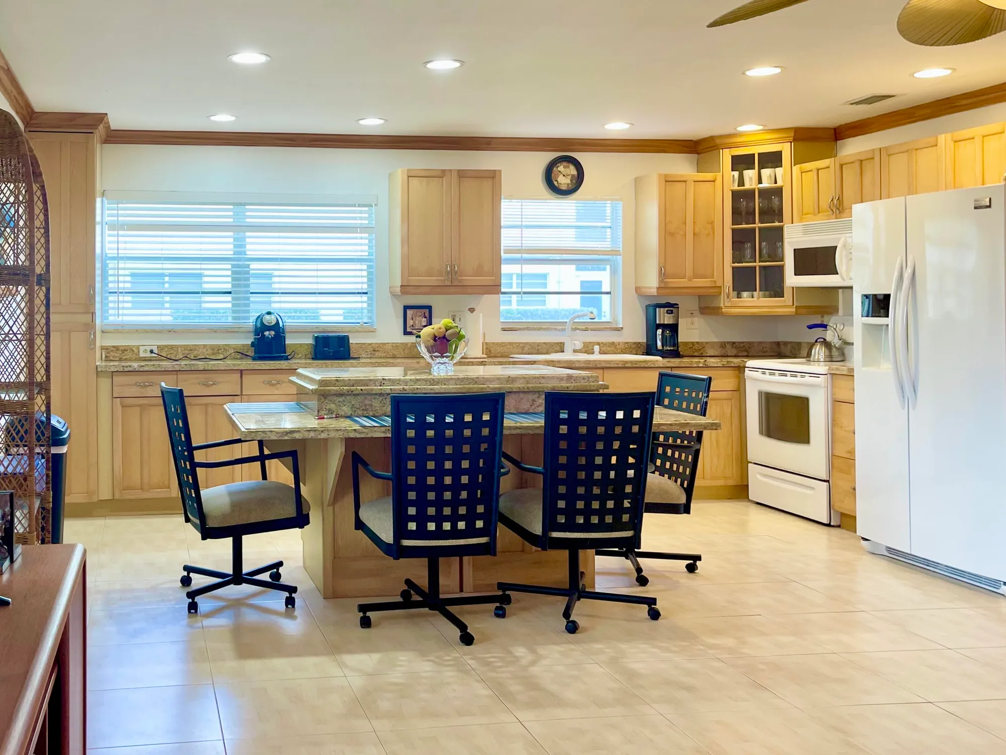 Property Slideshow image 15 of 28 | 5400 a1a apt a2, Vero Beach, FL, 32963
