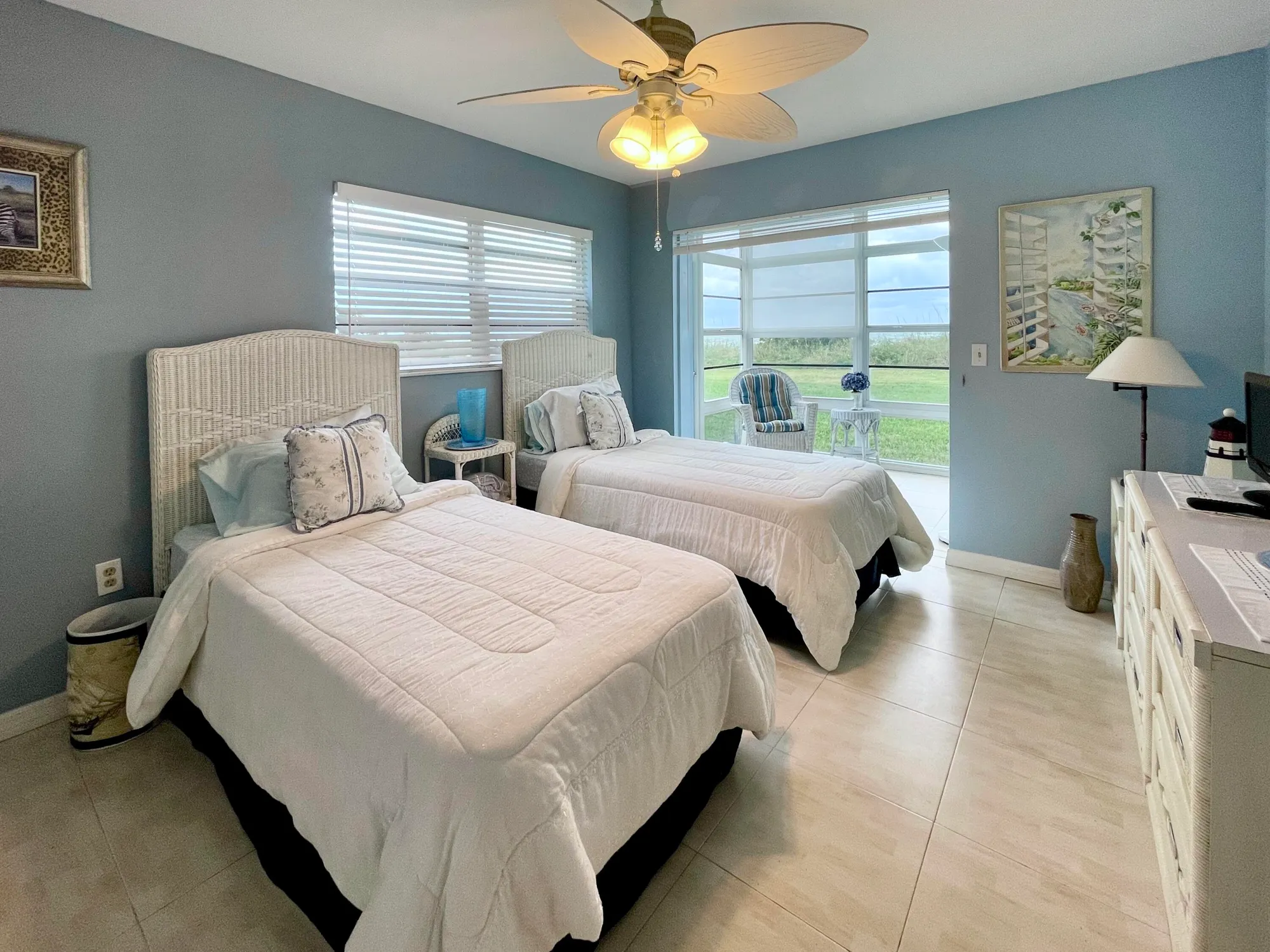Property Slideshow image 21 of 28 | 5400 a1a apt a2, Vero Beach, FL, 32963