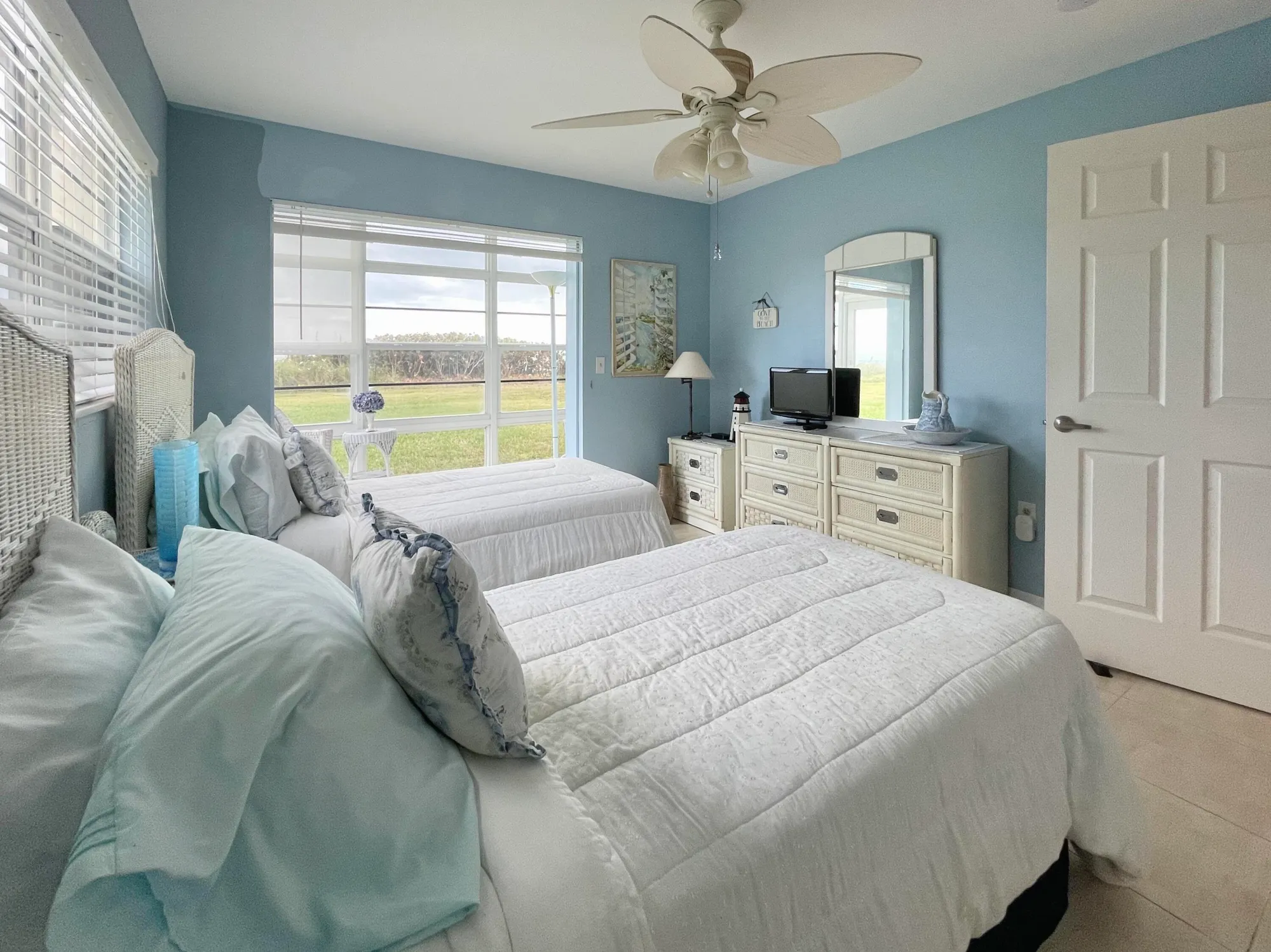 Property Slideshow image 22 of 28 | 5400 a1a apt a2, Vero Beach, FL, 32963