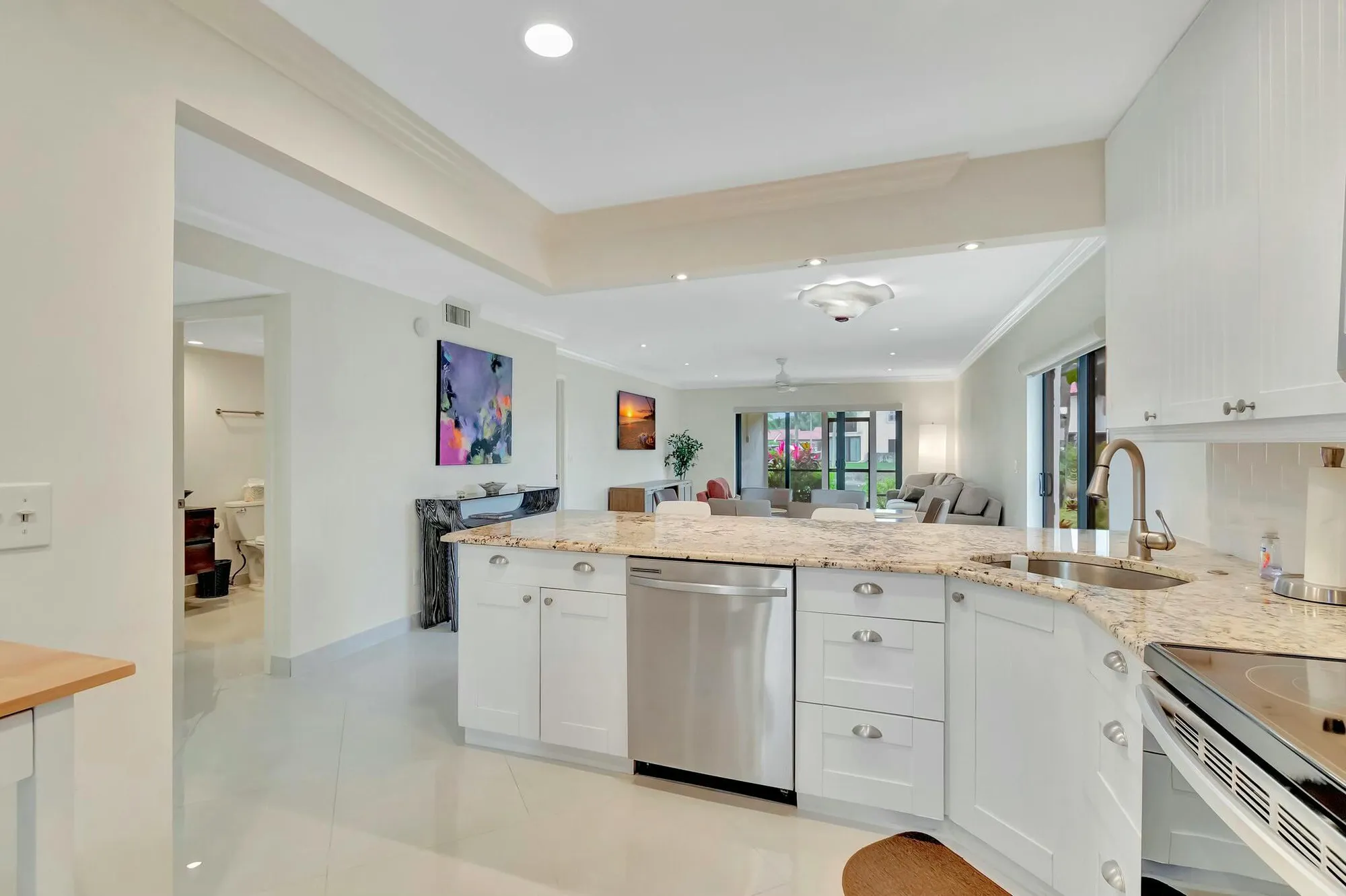 Property Slideshow image 6 of 37 | 7898 eastlake dr apt 7g, Boca Raton, FL, 33433