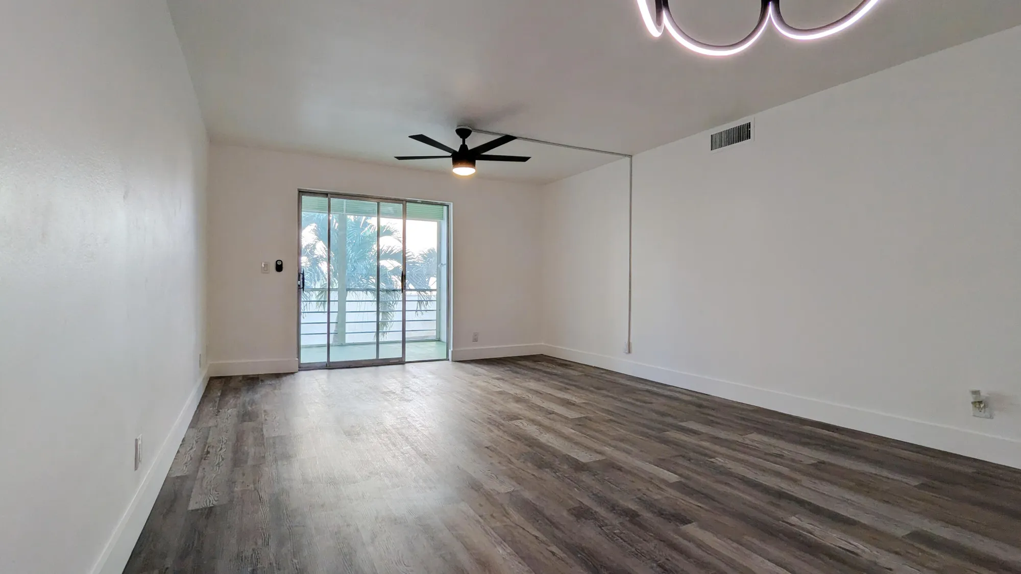 Property Slideshow image 4 of 22 | 2601 ne 3rd ct apt 210, Boynton Beach, FL, 33435