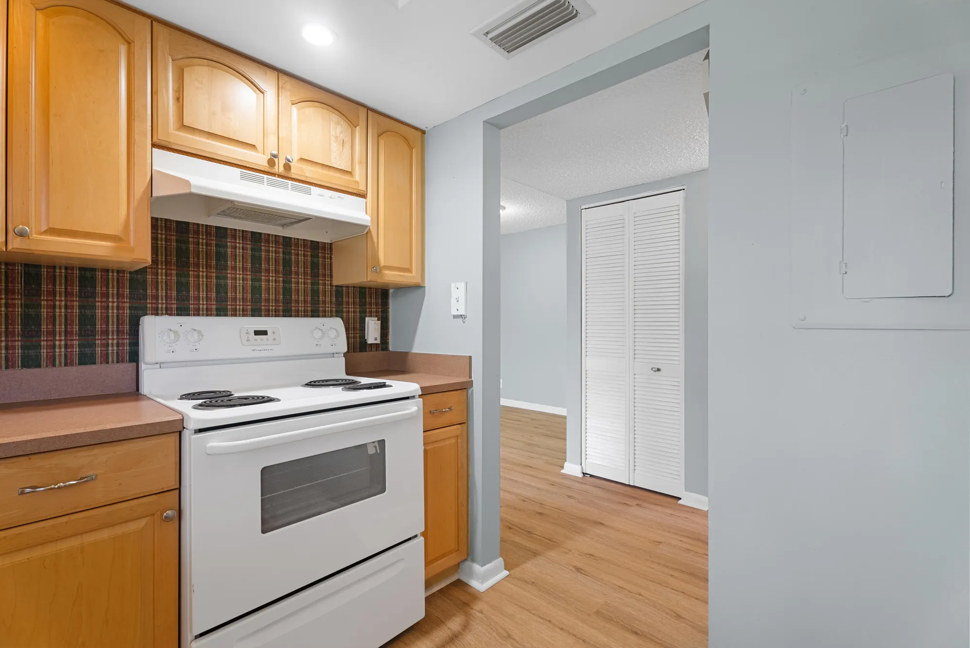 Property Slideshow image 12 of 54 | 151 sw south river dr 203, Stuart, FL, 34997