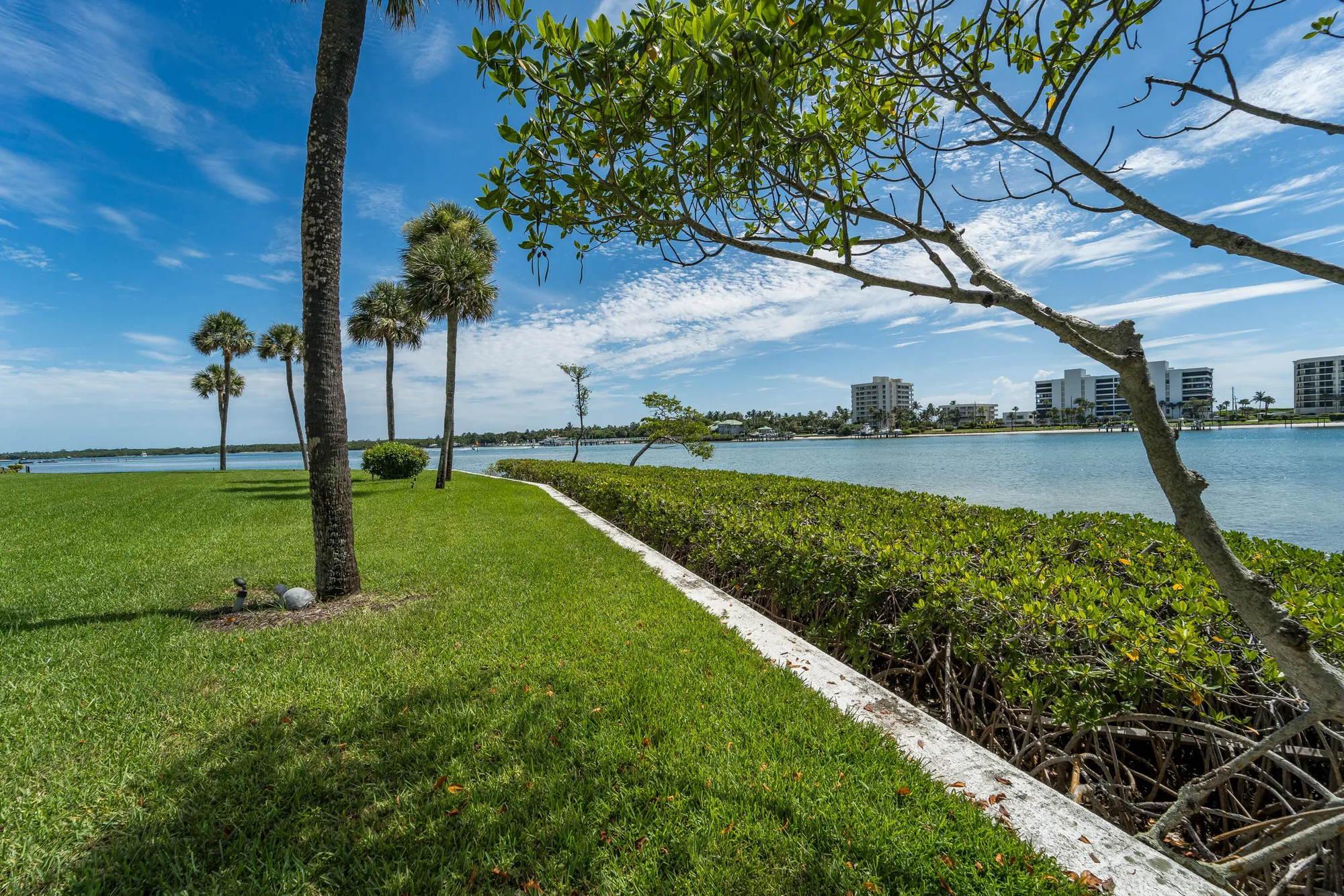Property Slideshow image 34 of 47 | 100 intracoastal pl 205, Jupiter, FL, 33469