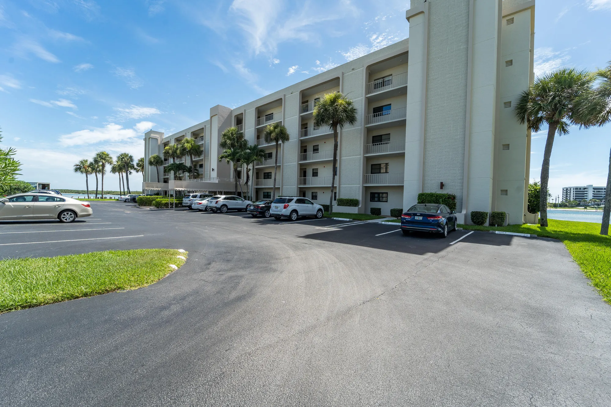 Property Slideshow image 7 of 47 | 100 intracoastal pl 205, Jupiter, FL, 33469