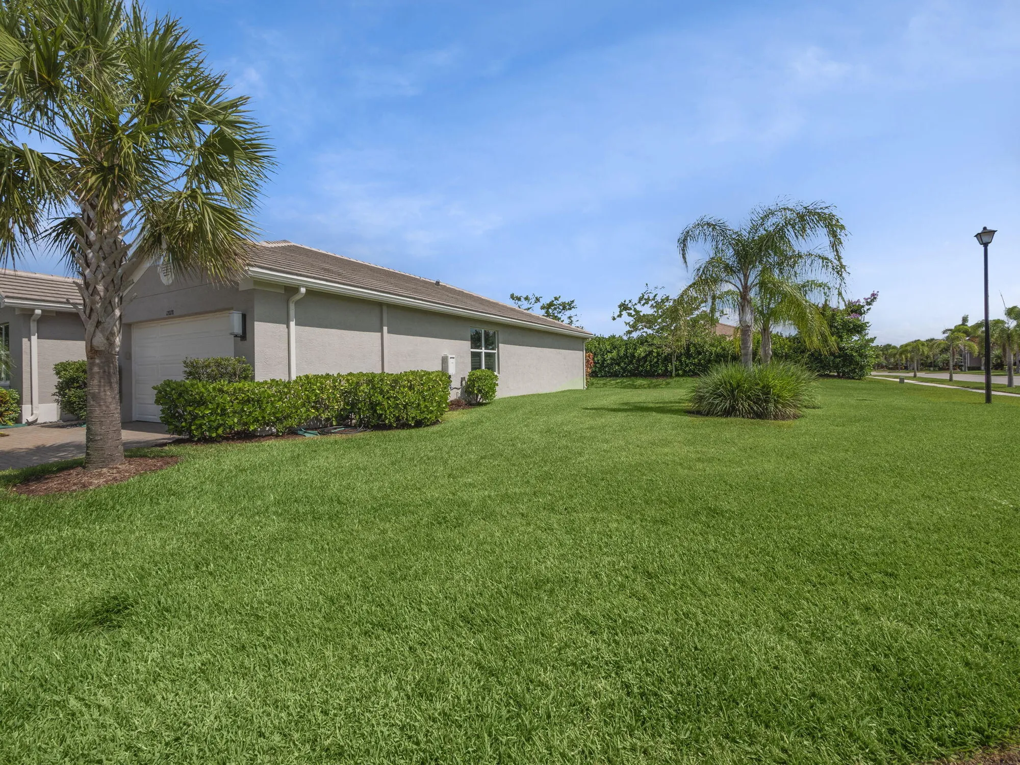 Property Slideshow image 5 of 115 | 12078 sw jasper lake way, Port Saint Lucie, FL, 34987