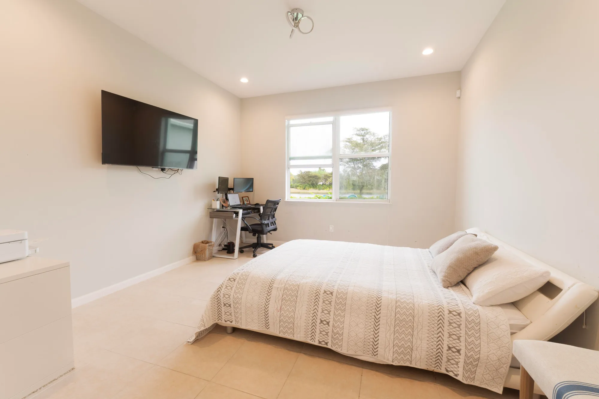 Property Slideshow image 13 of 34 | 2172 falls mnr, Vero Beach, FL, 32967