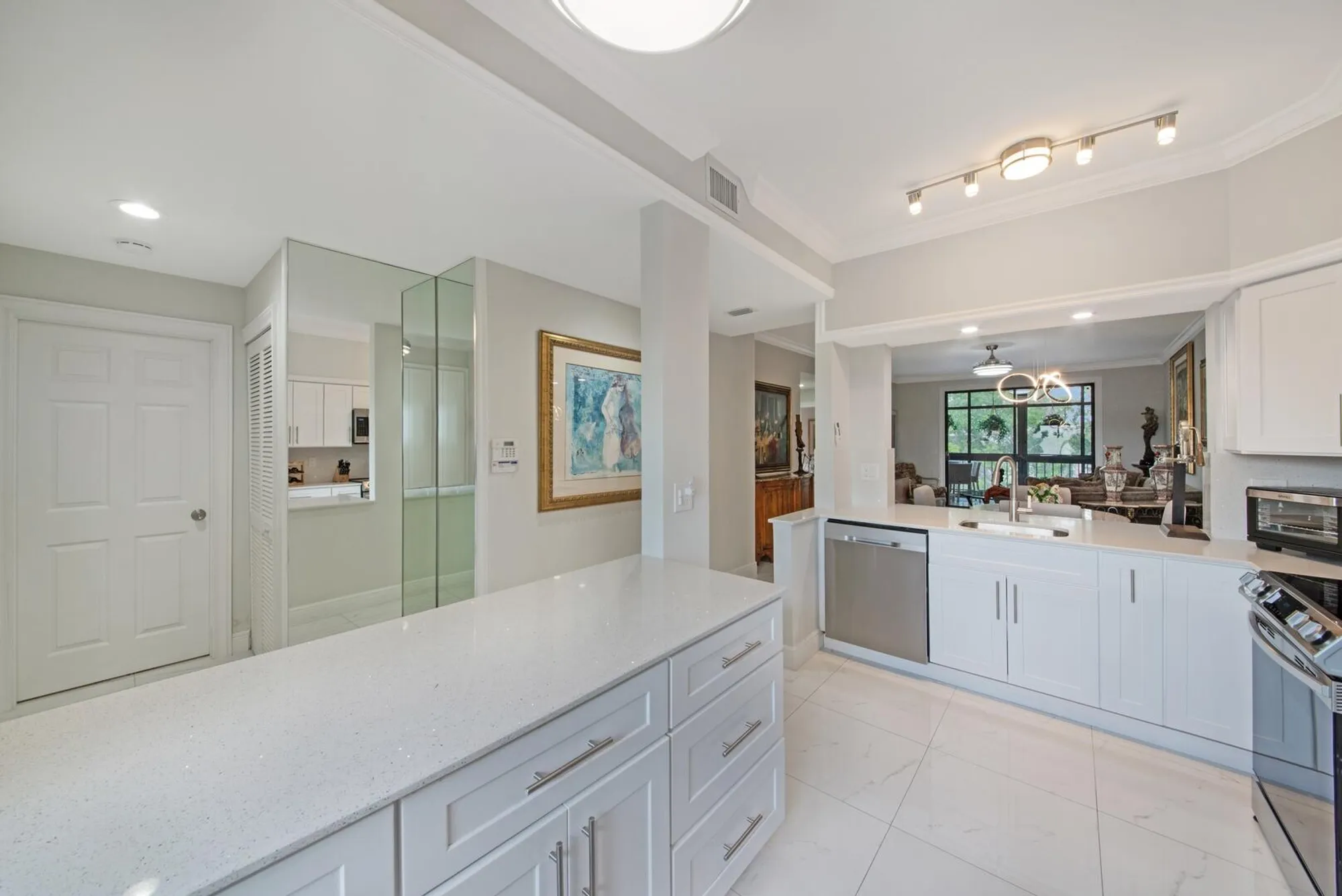 Property Slideshow image 11 of 32 | 6241 pointe regal cir apt 403, Delray Beach, FL, 33484