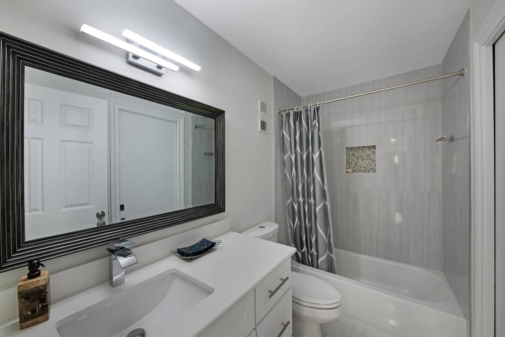 Property Slideshow image 20 of 32 | 6241 pointe regal cir apt 403, Delray Beach, FL, 33484