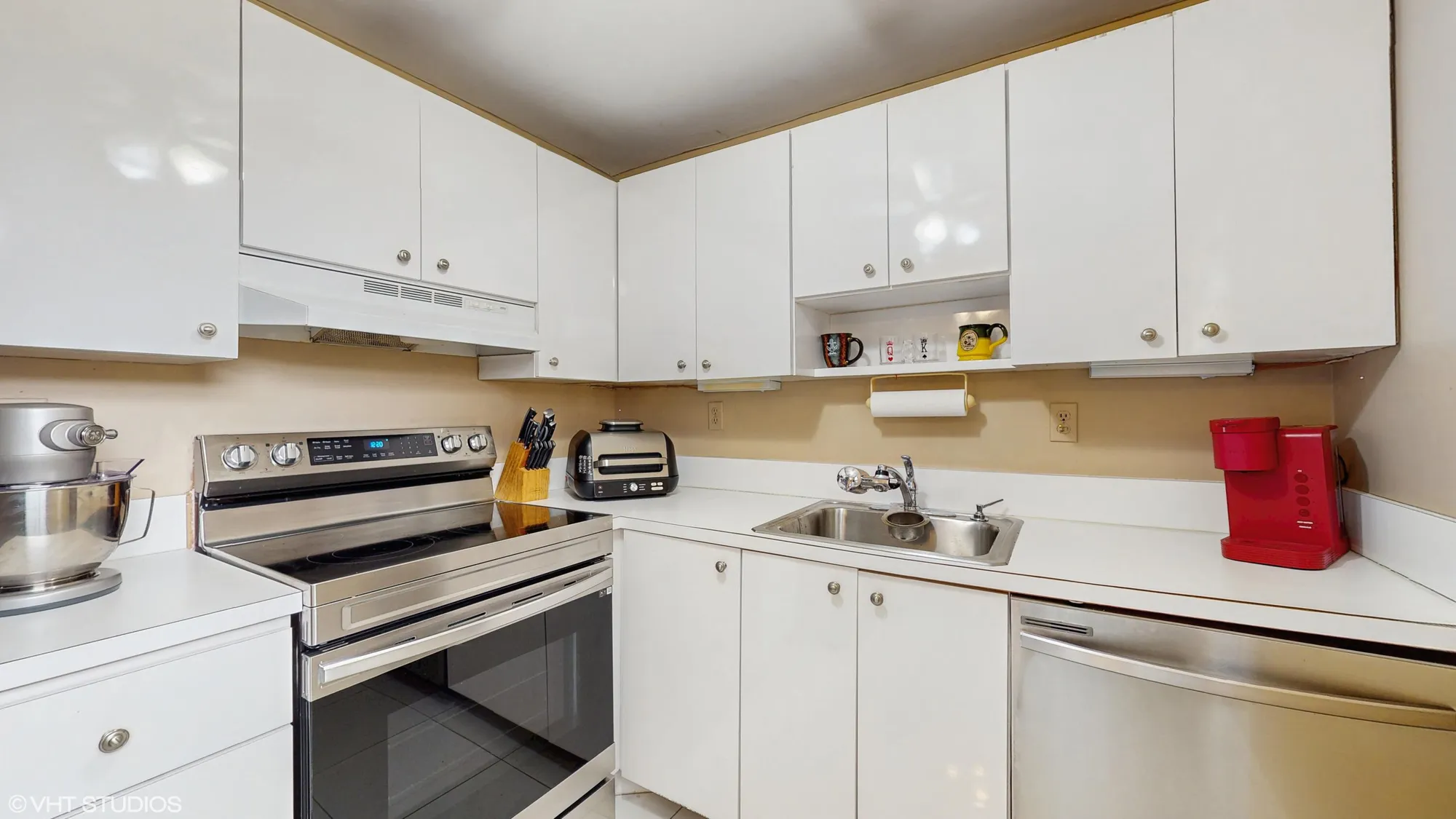 Property Slideshow image 10 of 26 | 310 burgundy g, Delray Beach, FL, 33484