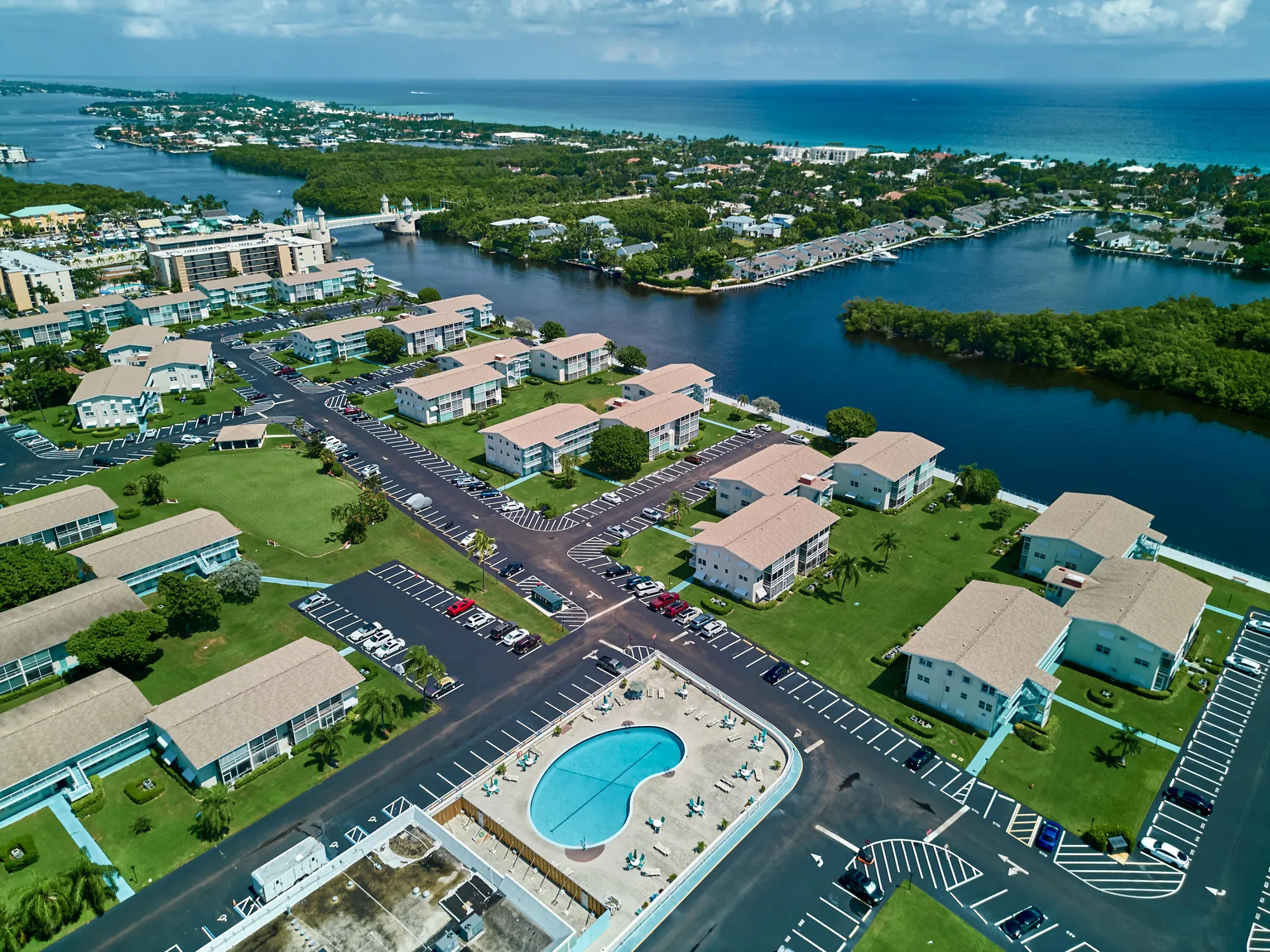 Property Slideshow image 4 of 34 | 880 horizons 102, Boynton Beach, FL, 33435