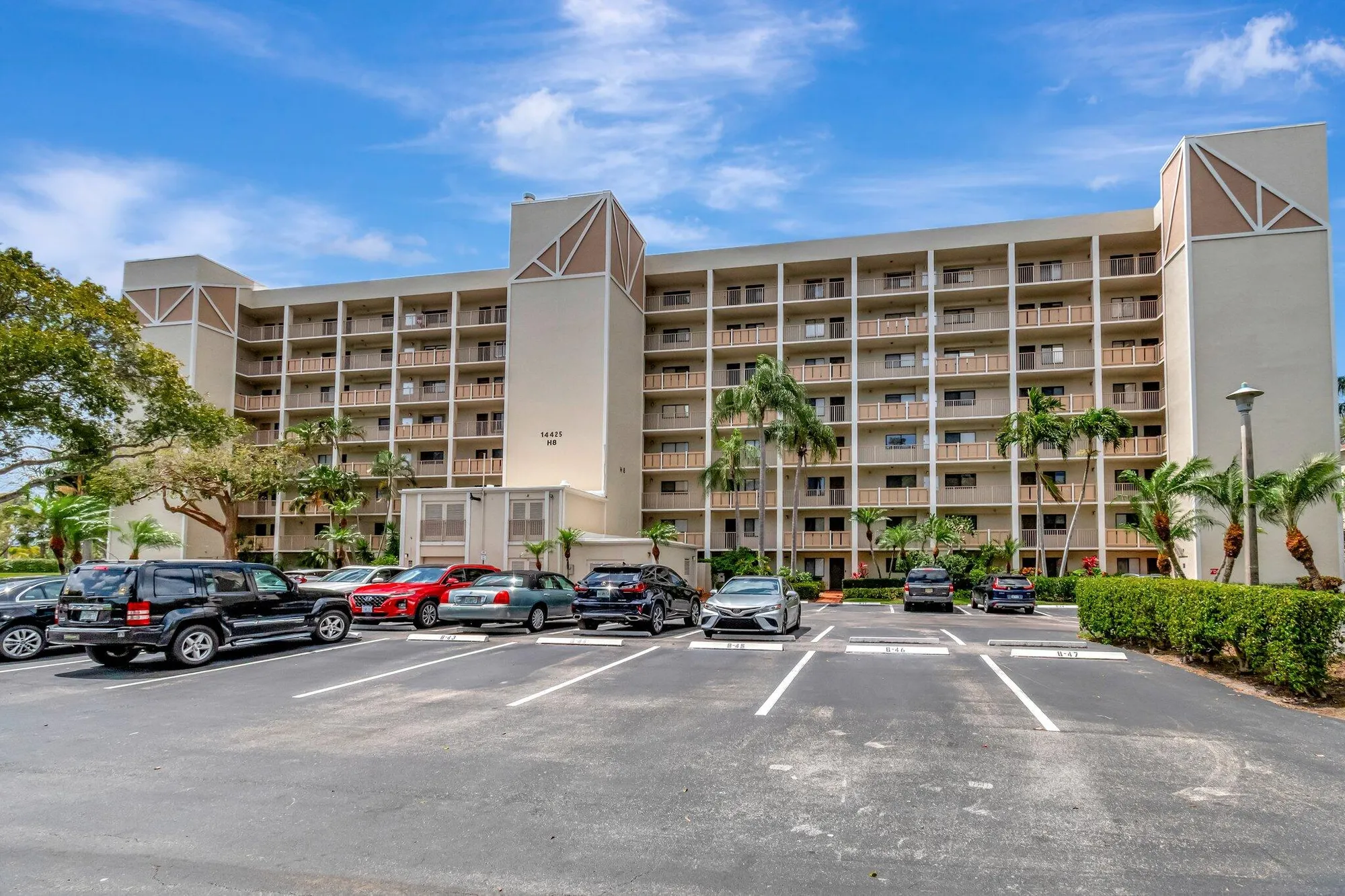 Property Slideshow image 35 of 77 | 14425 strathmore ln apt 304, Delray Beach, FL, 33446