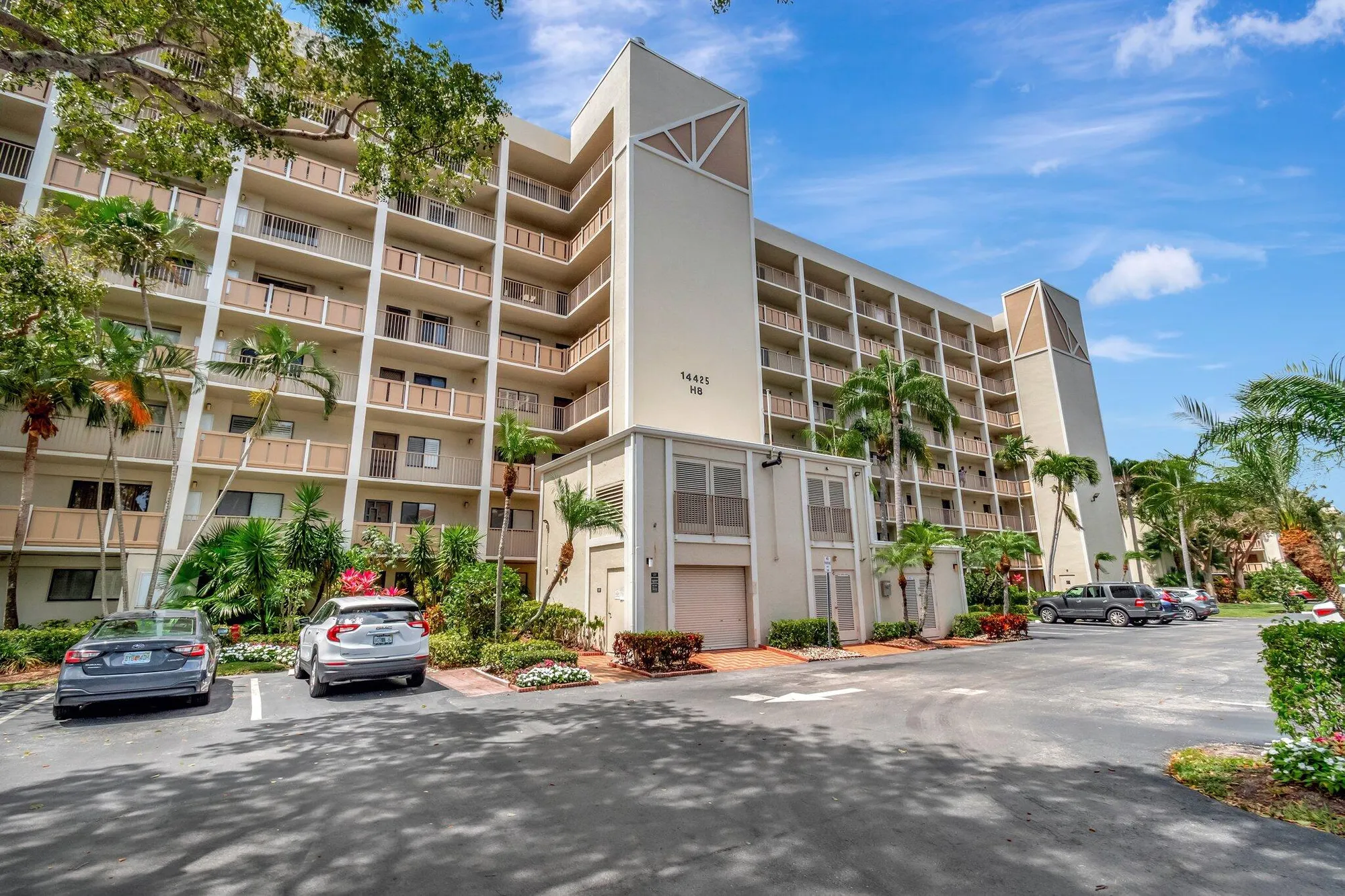 Property Slideshow image 39 of 77 | 14425 strathmore ln apt 304, Delray Beach, FL, 33446