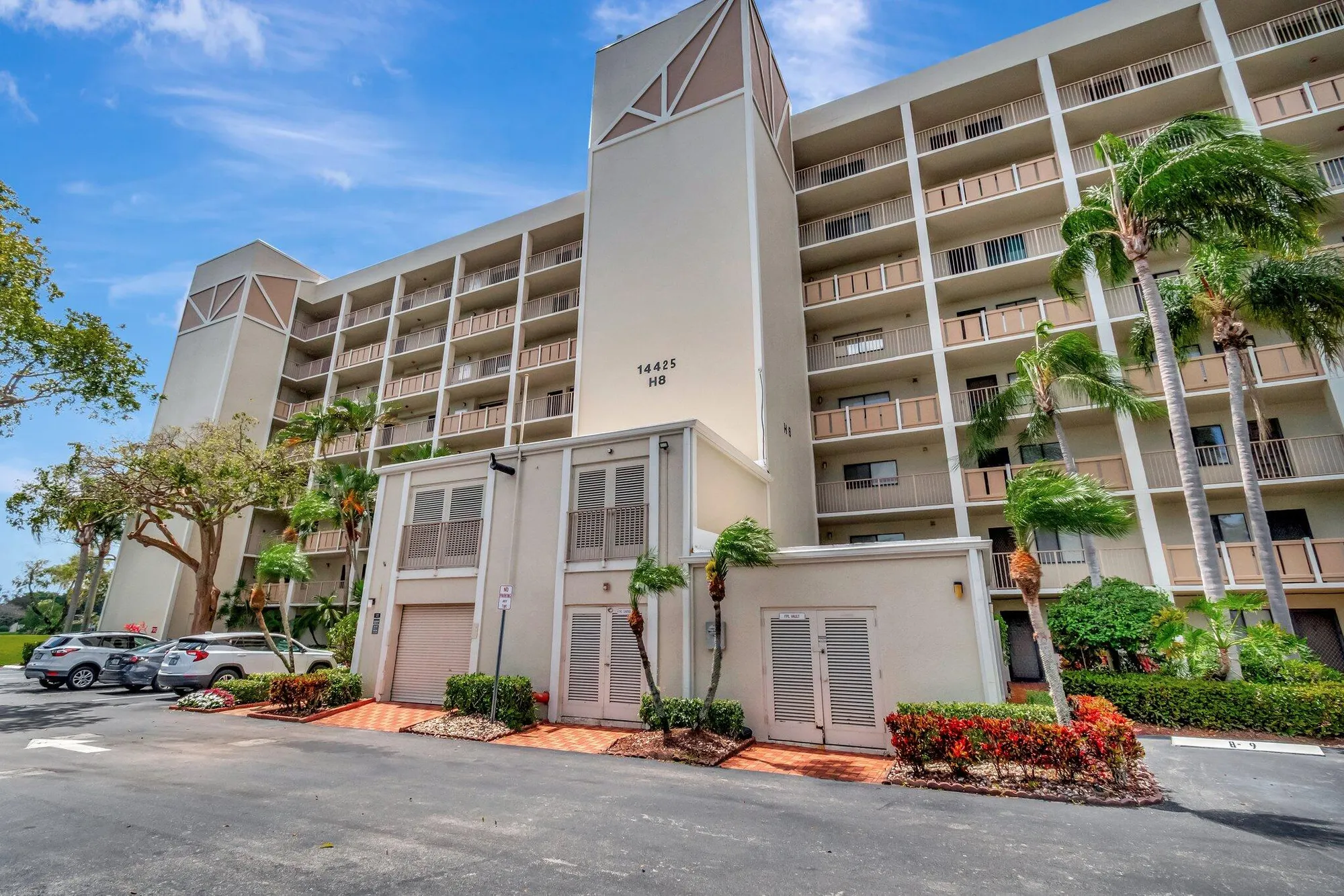 Property Slideshow image 41 of 77 | 14425 strathmore ln apt 304, Delray Beach, FL, 33446