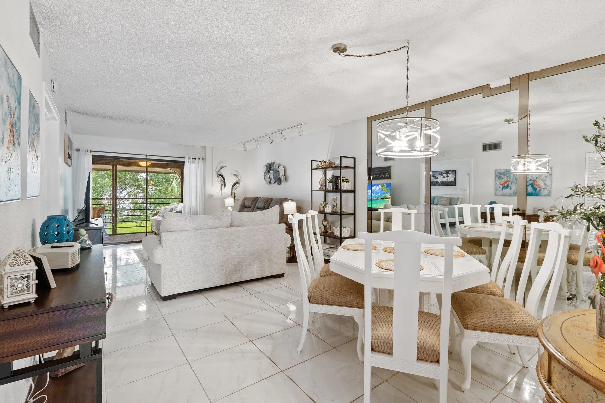 Property Slideshow image 6 of 23 | 5380 cedar lake dr 304, Boynton Beach, FL, 33437