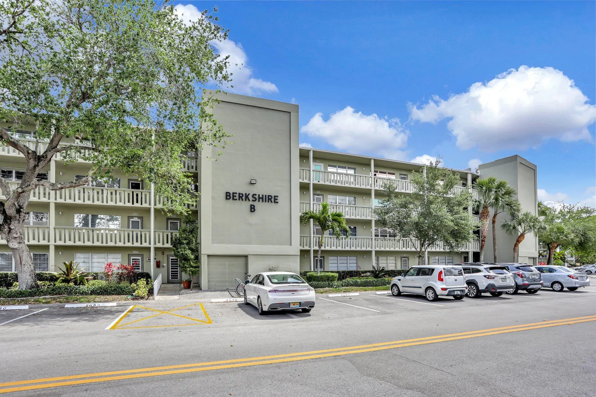 Property Slideshow image 22 of 79 | 3028 berkshire b, Deerfield Beach, FL, 33442