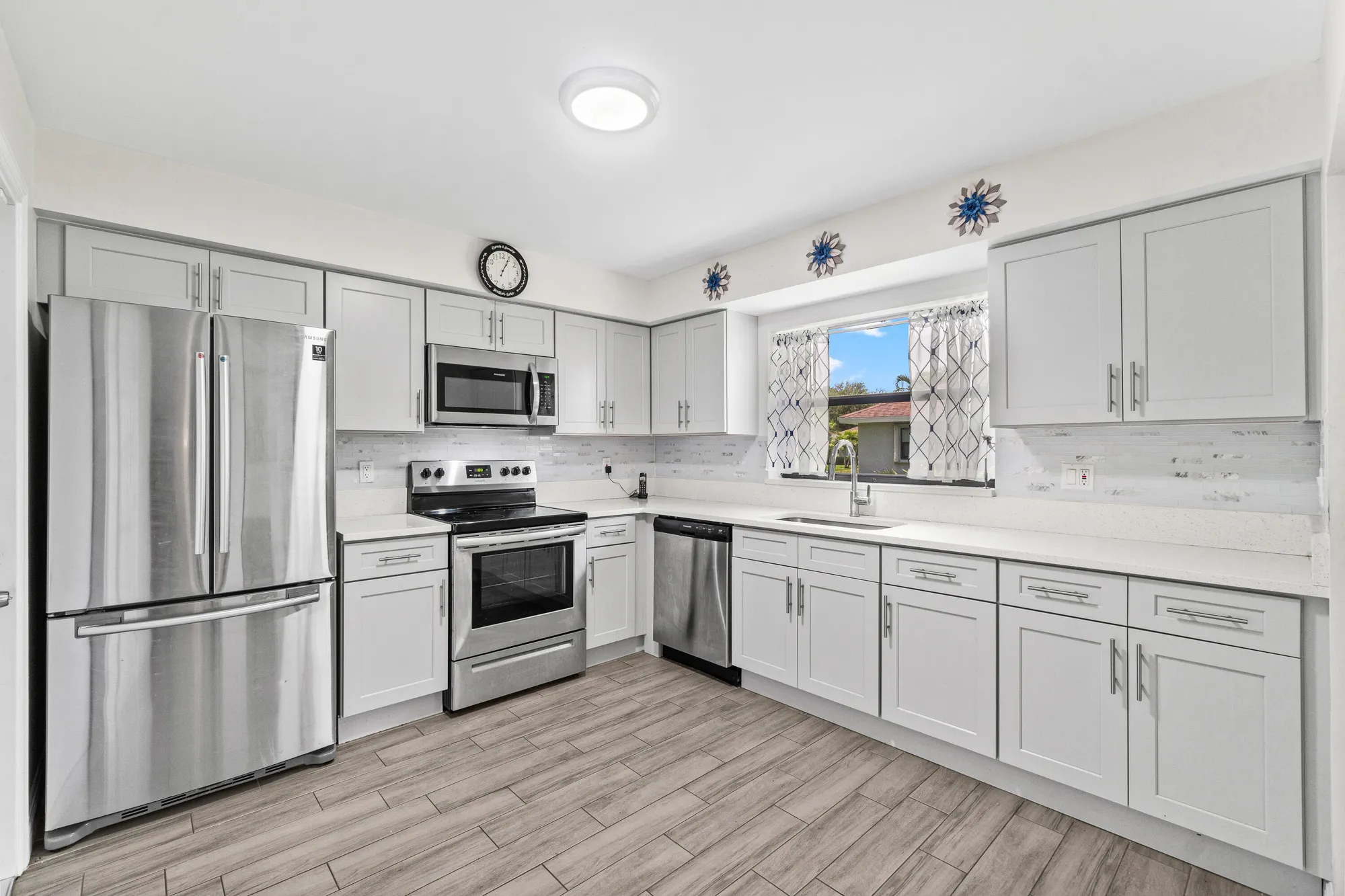 Property Slideshow image 4 of 32 | 9975 ligustrum tree way b, Boynton Beach, FL, 33436