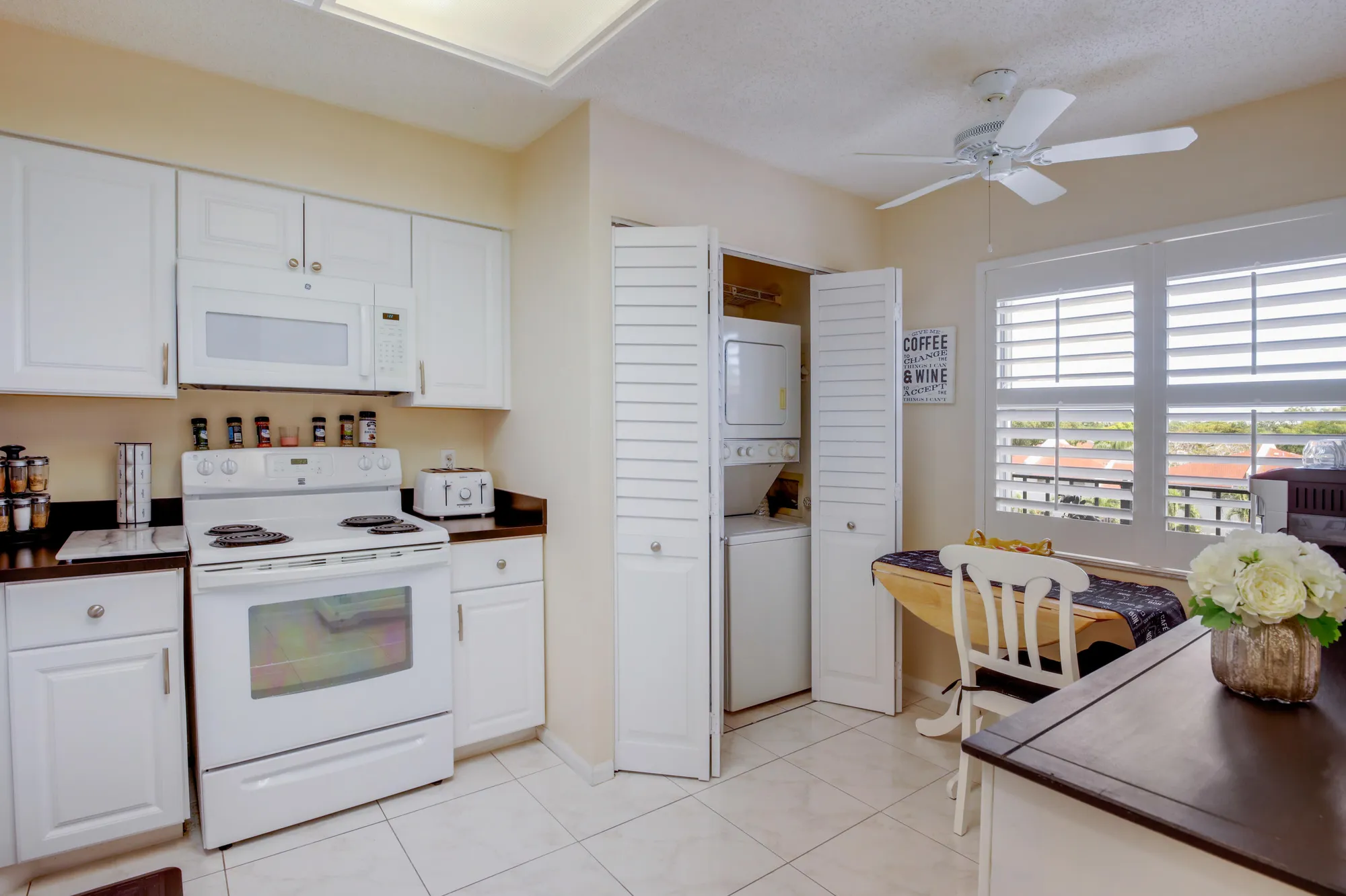 Property Slideshow image 17 of 35 | 6675 s oriole 4030 blvd 4030, Delray Beach, FL, 33446
