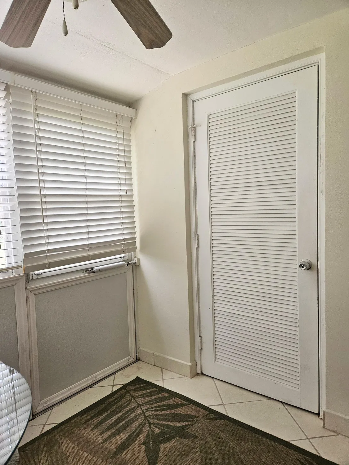 Property Slideshow image 16 of 23 | 2592 dudley dr d, West Palm Beach, FL, 33415