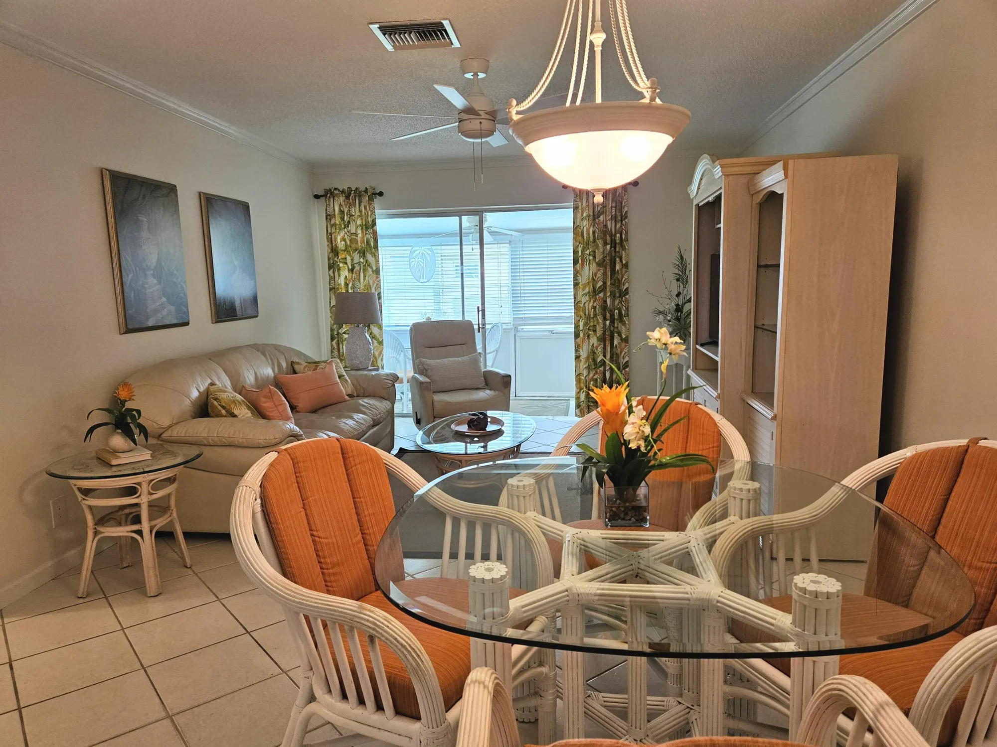 Property Slideshow image 3 of 23 | 2592 dudley dr d, West Palm Beach, FL, 33415