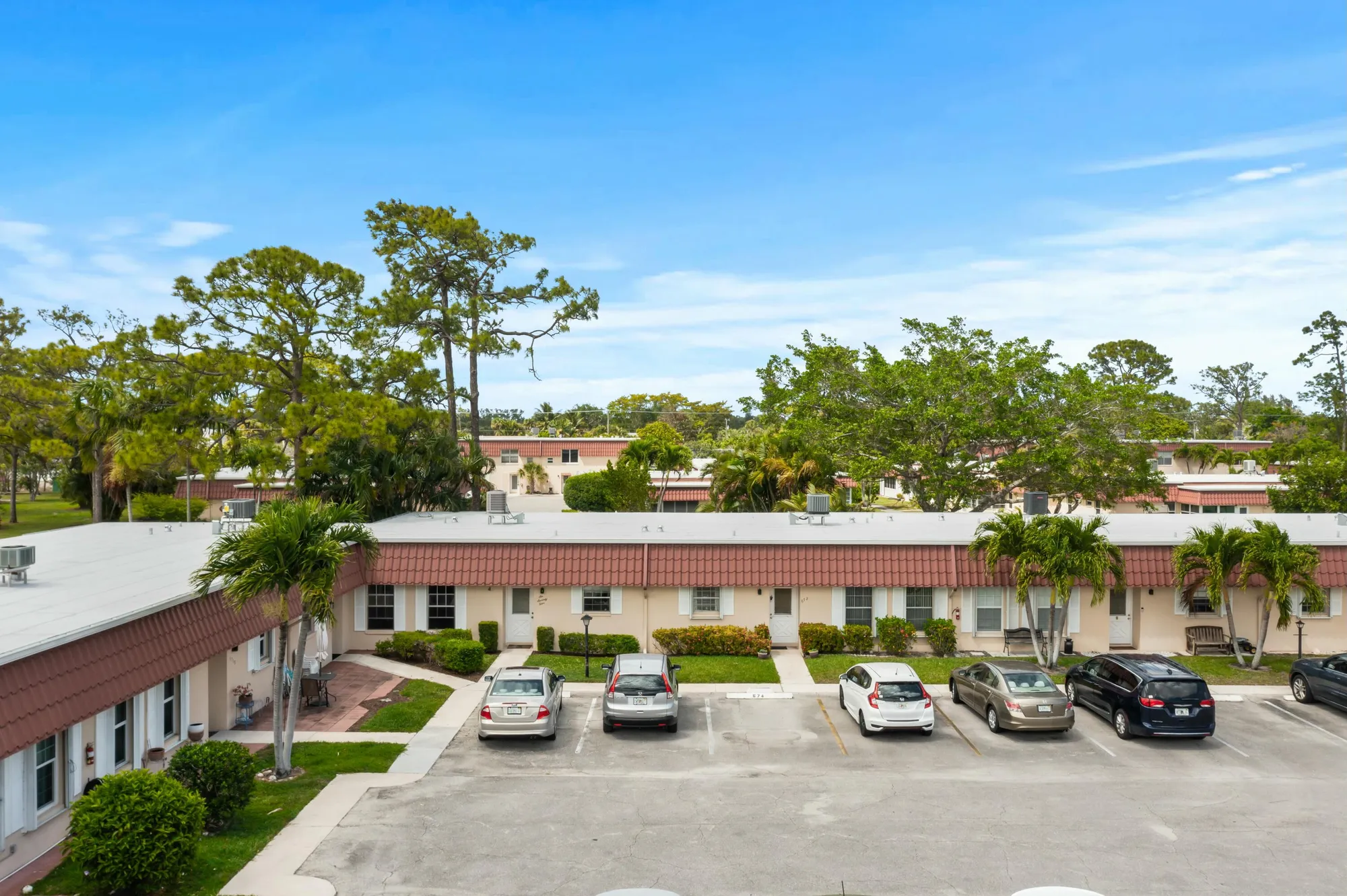 Property Slideshow image 24 of 28 | 674 laconia cir, Lake Worth, FL, 33467