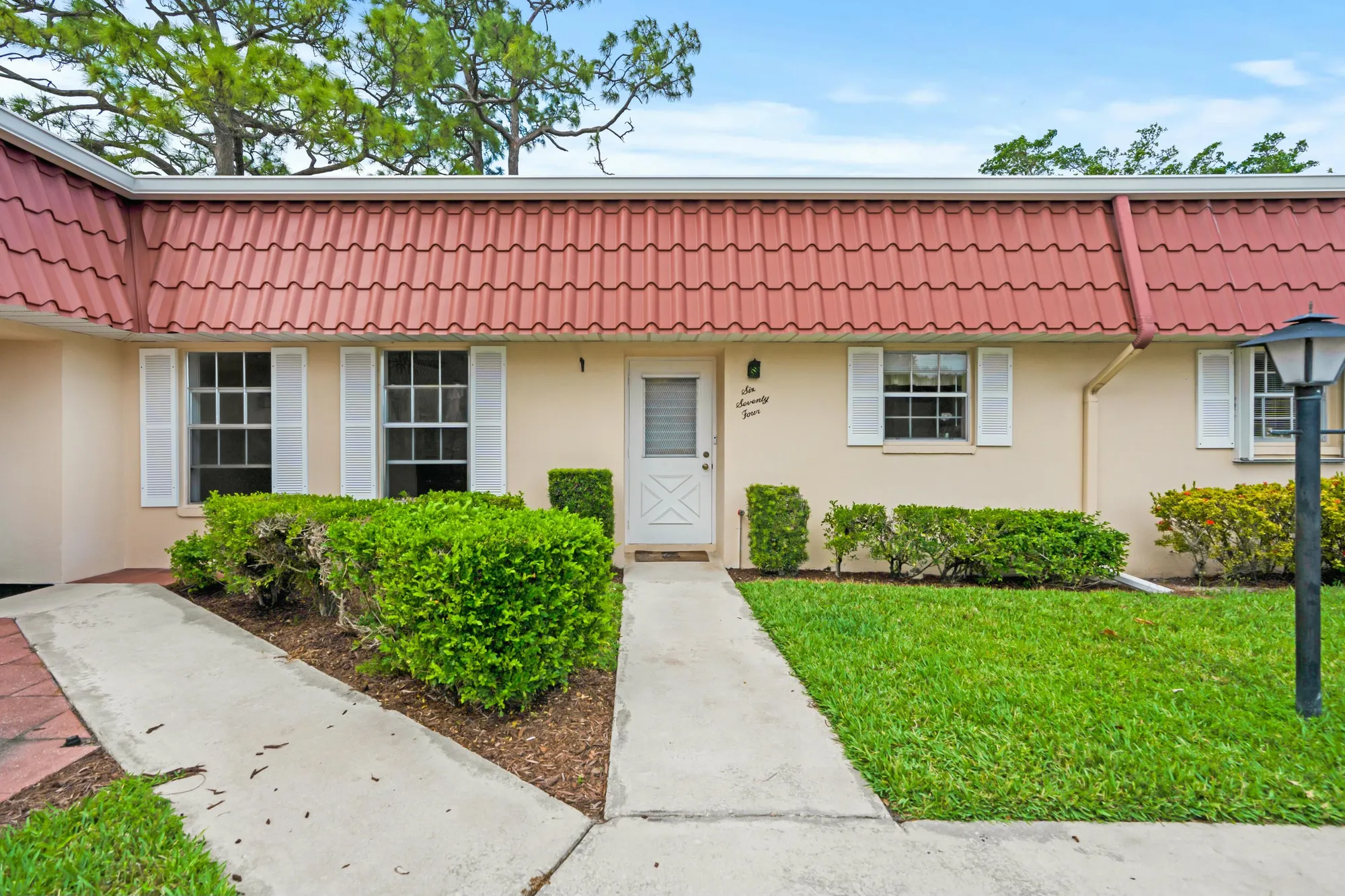 Property Slideshow image 1 of 28 | 674 laconia cir, Lake Worth, FL, 33467