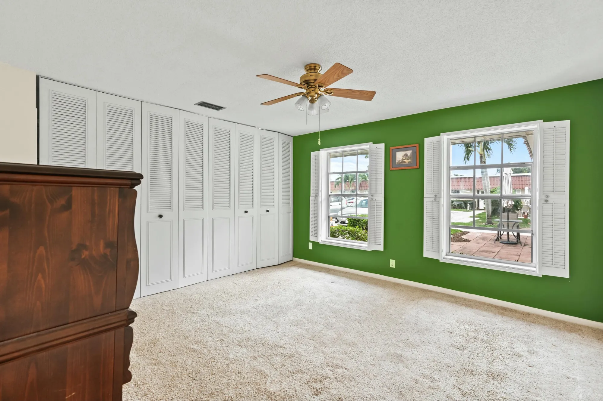 Property Slideshow image 17 of 28 | 674 laconia cir, Lake Worth, FL, 33467