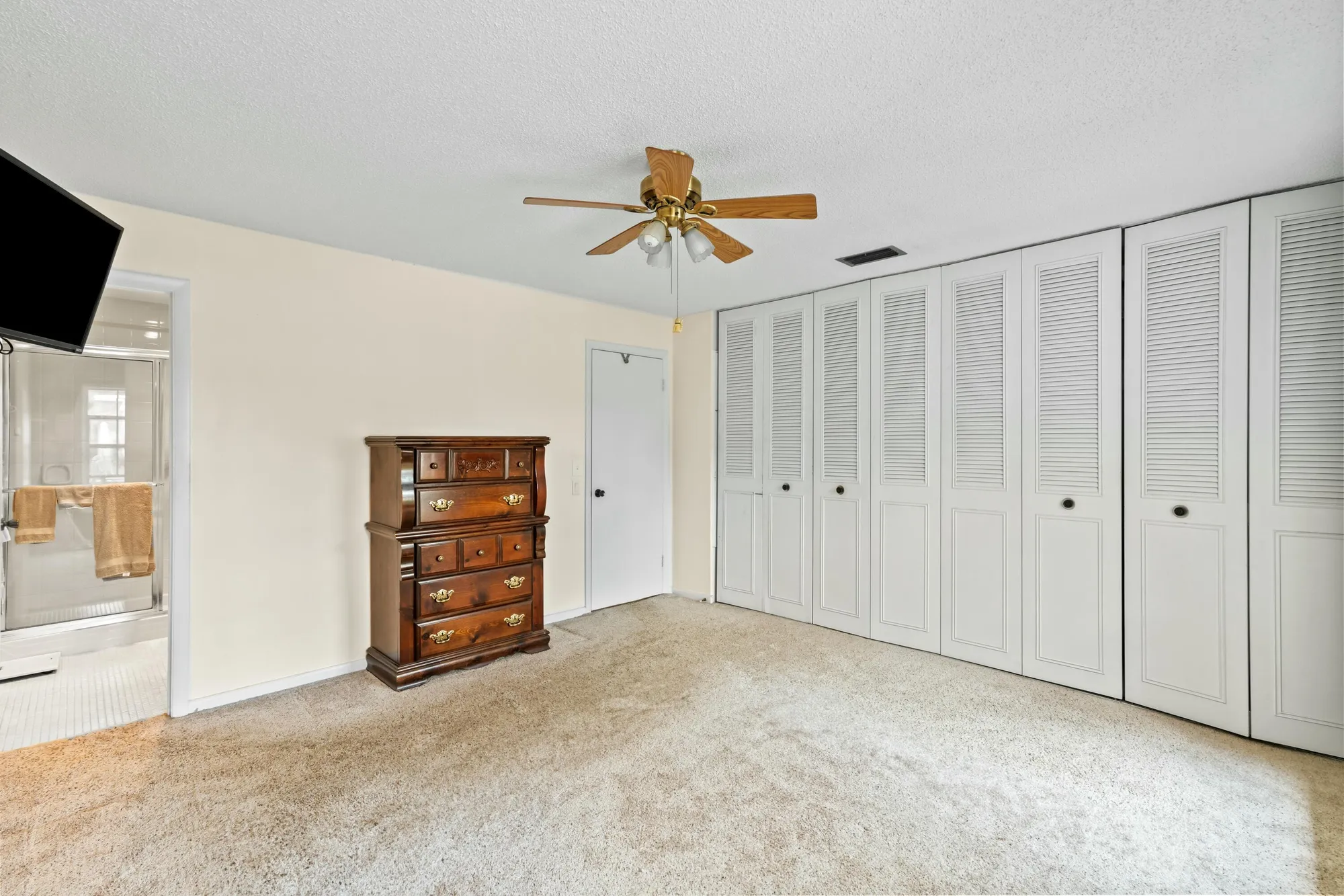 Property Slideshow image 15 of 28 | 674 laconia cir, Lake Worth, FL, 33467