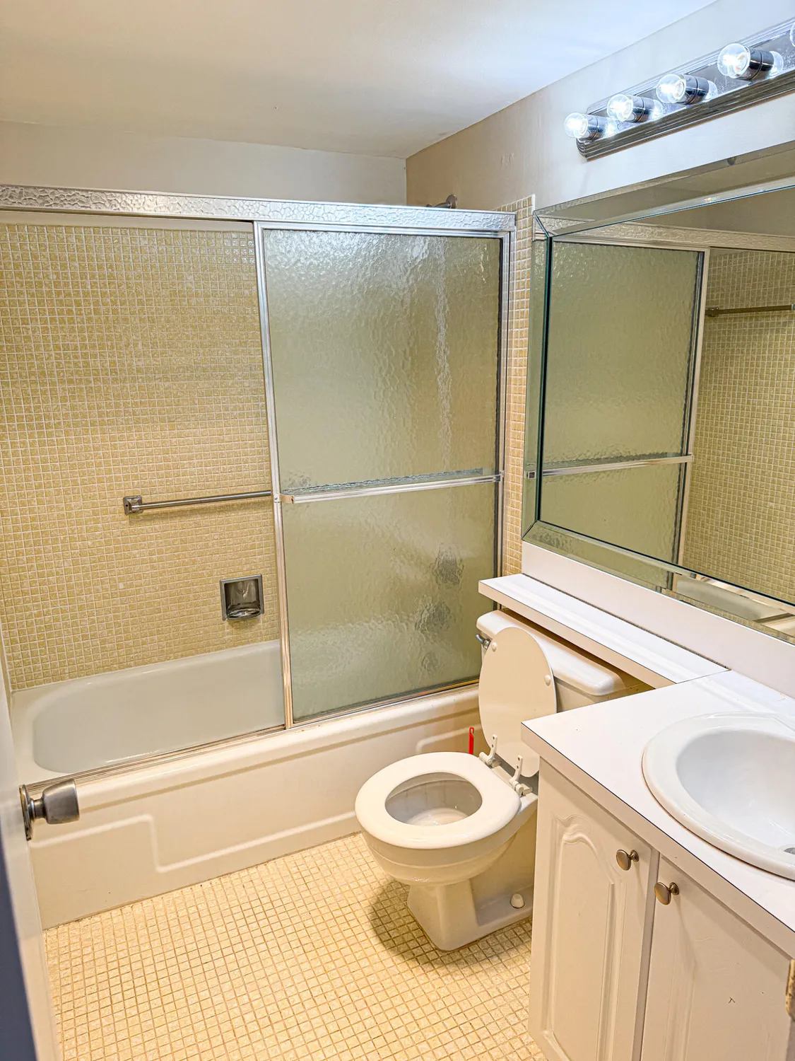 Property Slideshow image 7 of 11 | 161 kent j, West Palm Beach, FL, 33417
