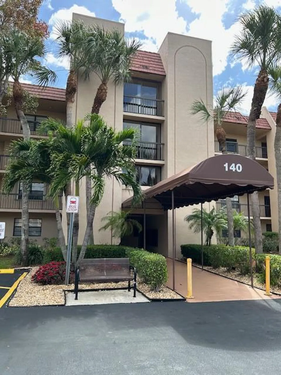 Property Slideshow image 24 of 40 | 140 lake nancy ln apt 213, West Palm Beach, FL, 33411