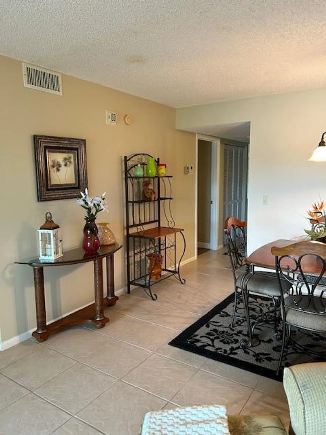 Property Slideshow image 9 of 40 | 140 lake nancy ln apt 213, West Palm Beach, FL, 33411