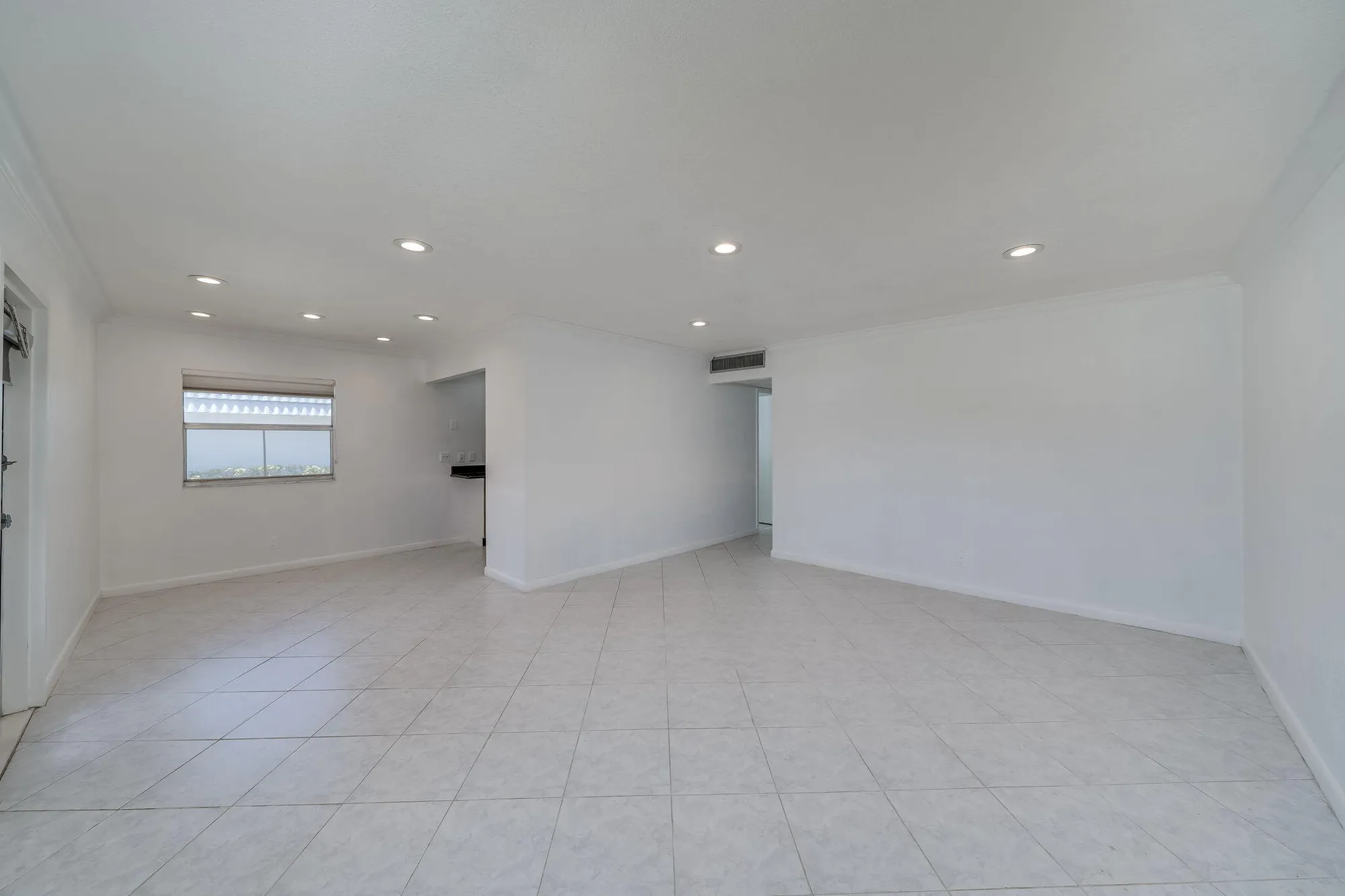 Property Slideshow image 8 of 35 | 8 valencia a, Delray Beach, FL, 33446