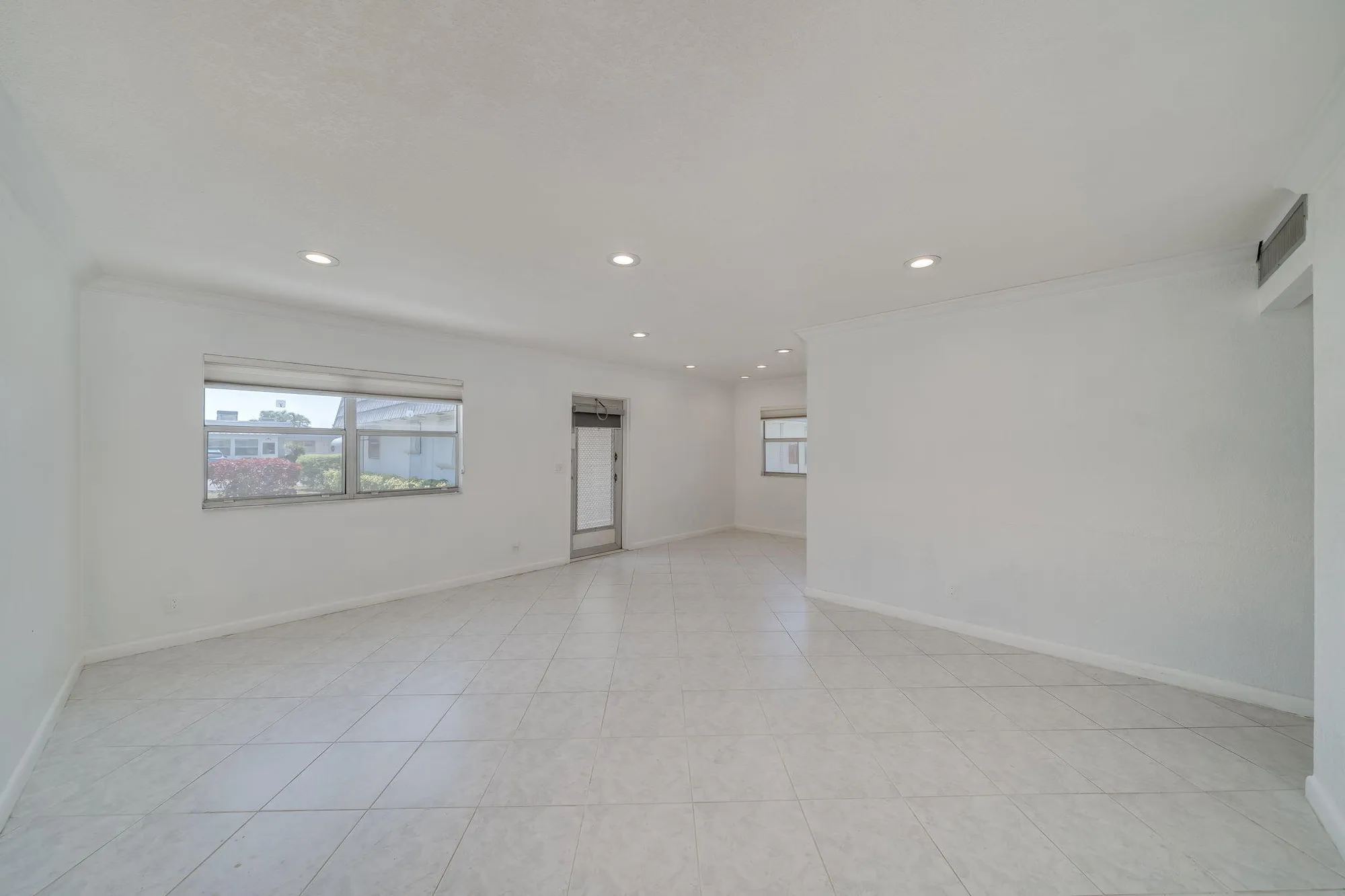 Property Slideshow image 9 of 35 | 8 valencia a, Delray Beach, FL, 33446