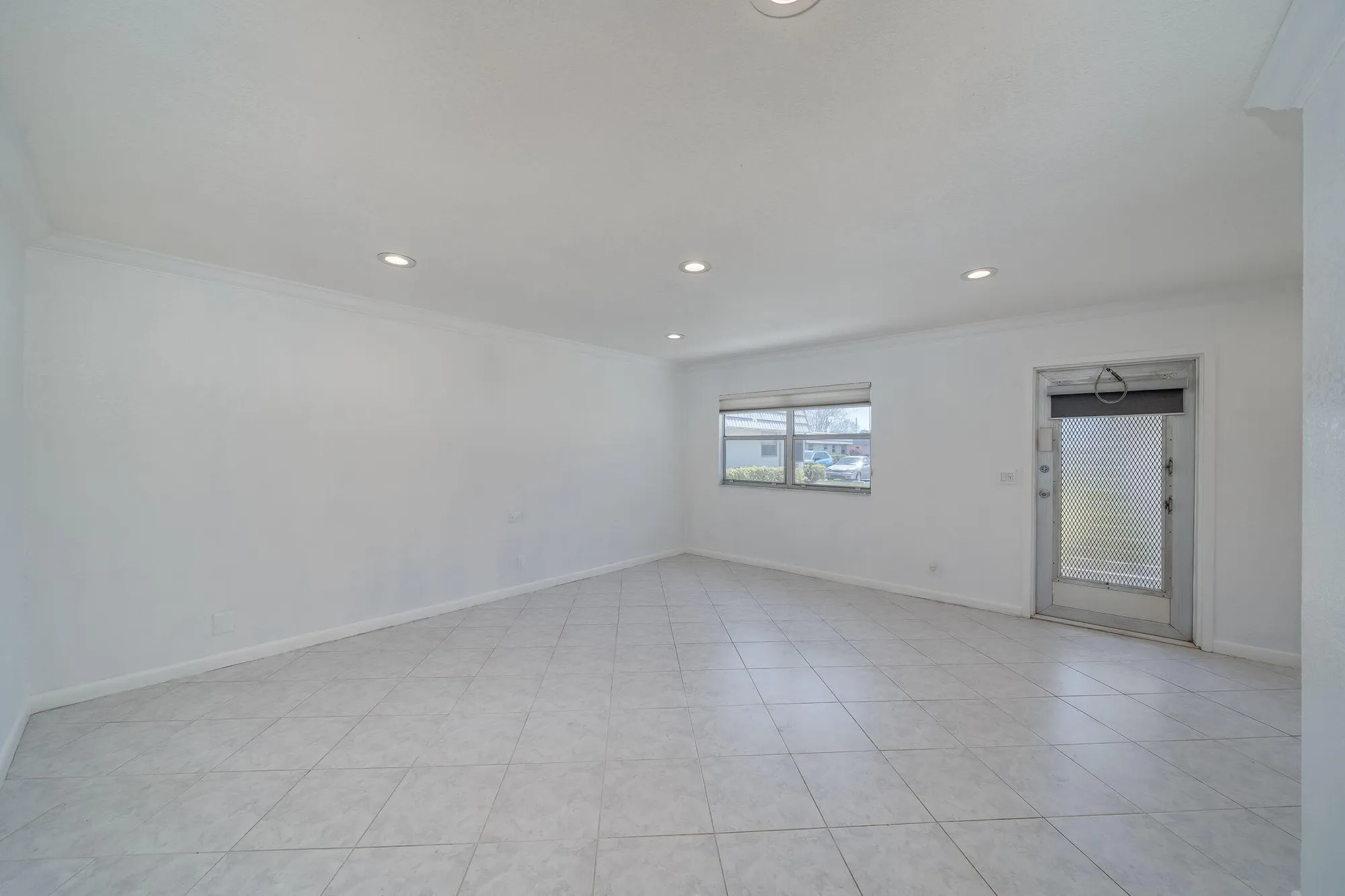 Property Slideshow image 10 of 35 | 8 valencia a, Delray Beach, FL, 33446