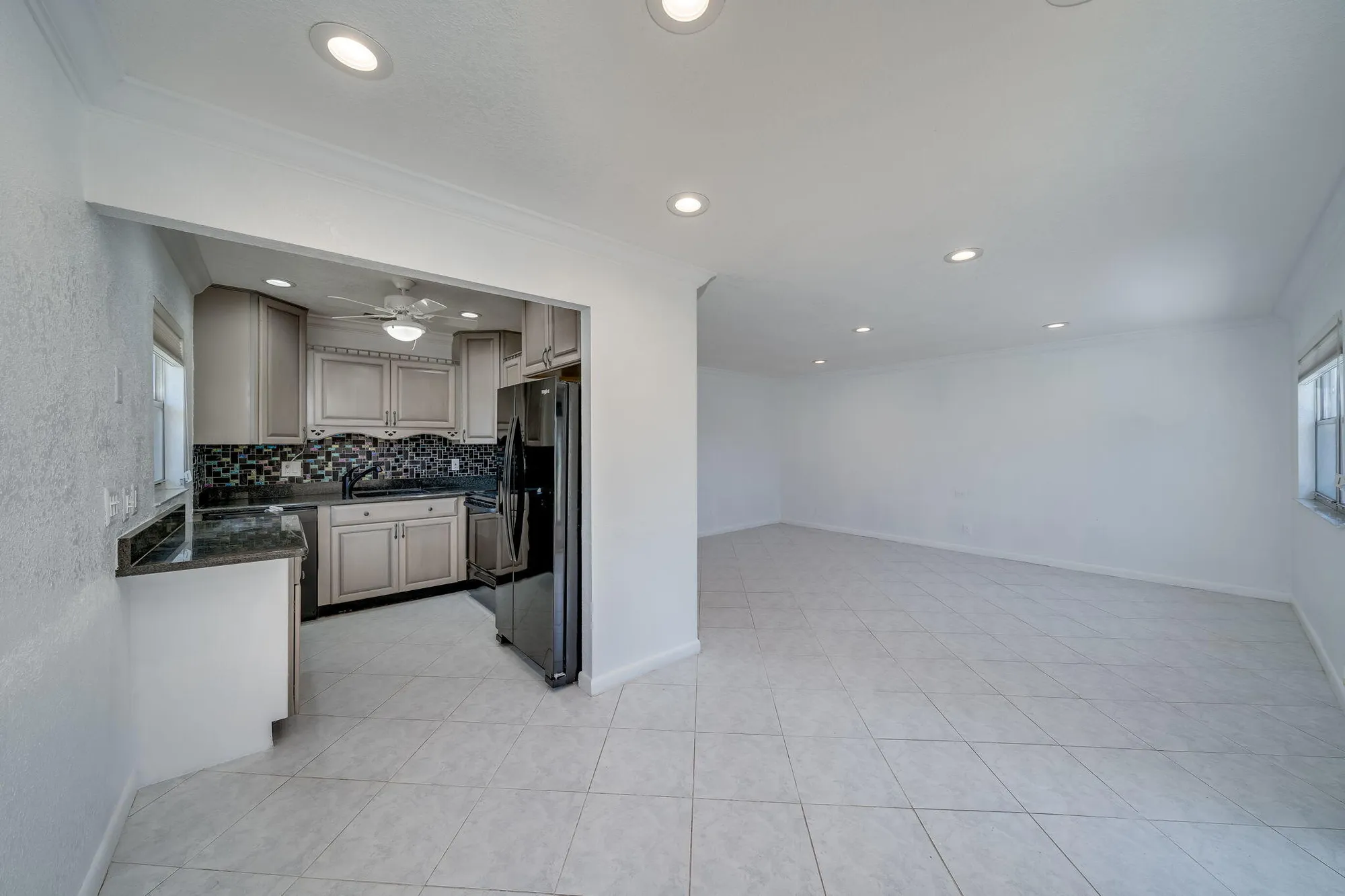 Property Slideshow image 11 of 35 | 8 valencia a, Delray Beach, FL, 33446