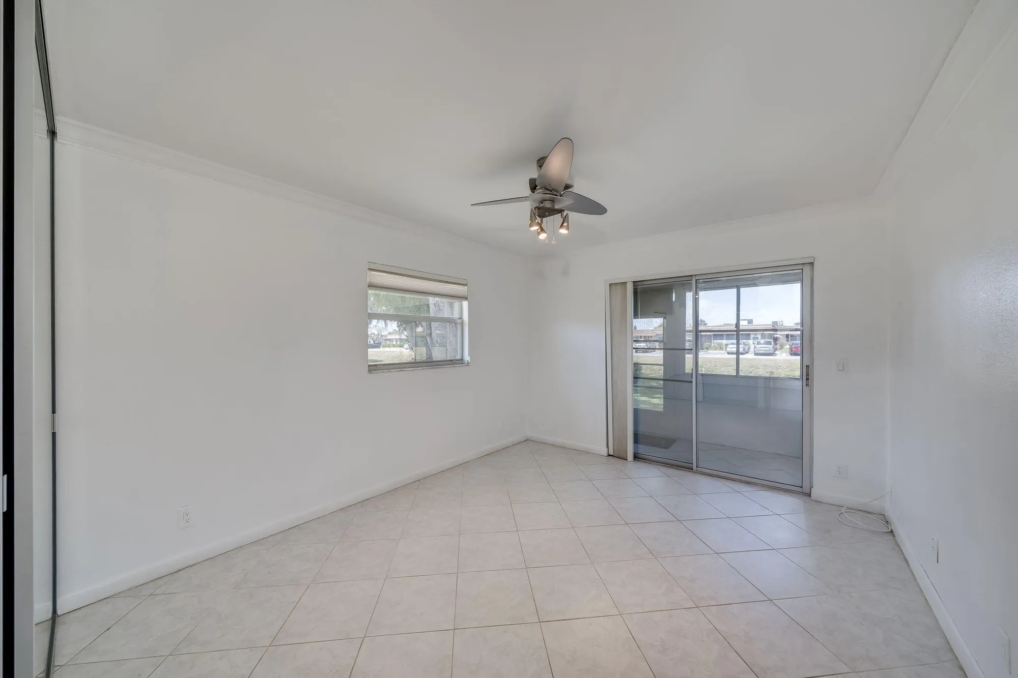 Property Slideshow image 16 of 35 | 8 valencia a, Delray Beach, FL, 33446