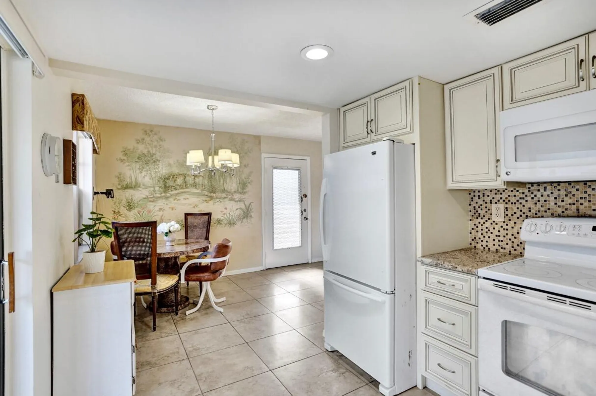 Property Slideshow image 13 of 46 | 475 piedmont j, Delray Beach, FL, 33484