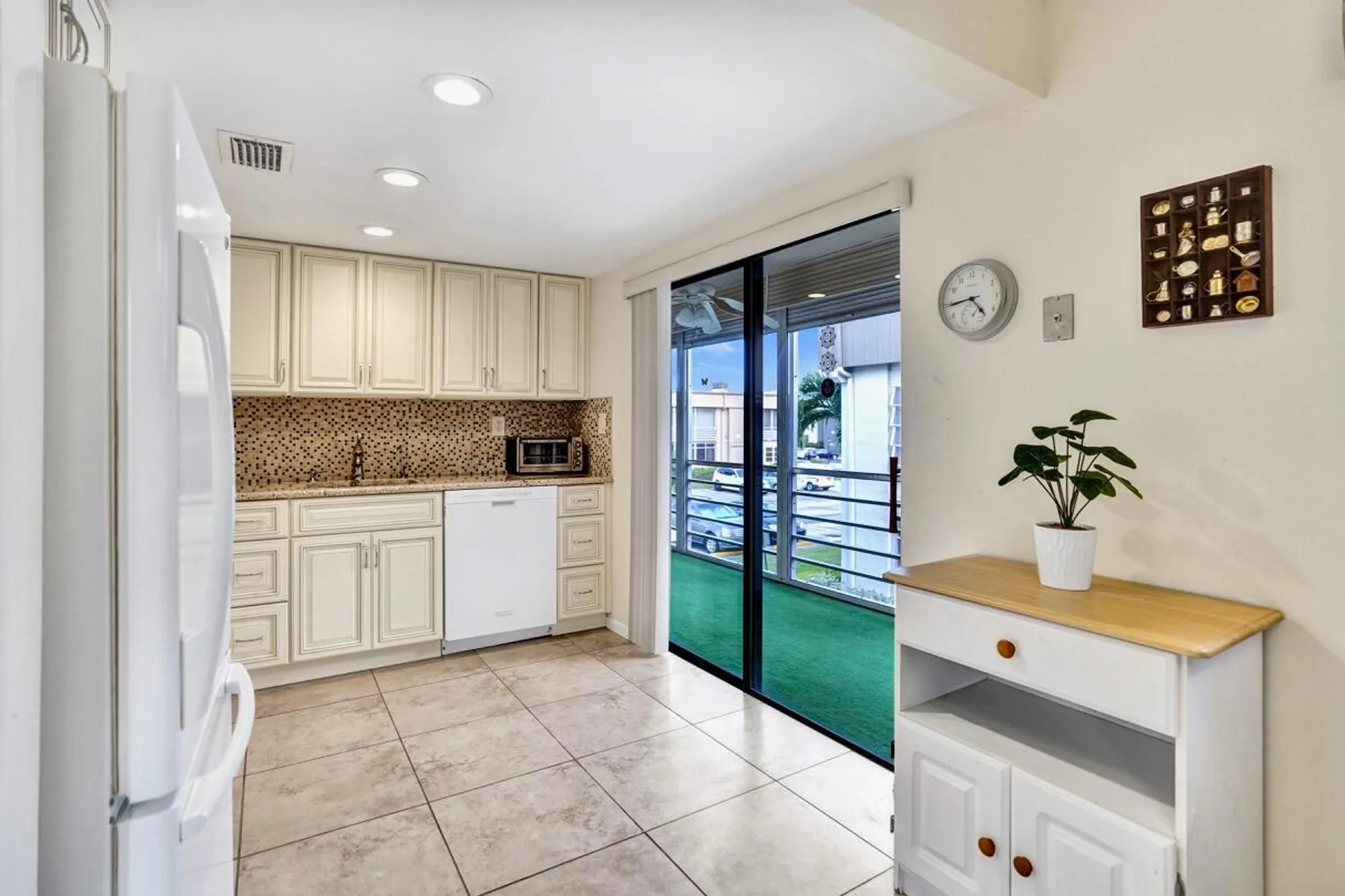 Property Slideshow image 15 of 46 | 475 piedmont j, Delray Beach, FL, 33484
