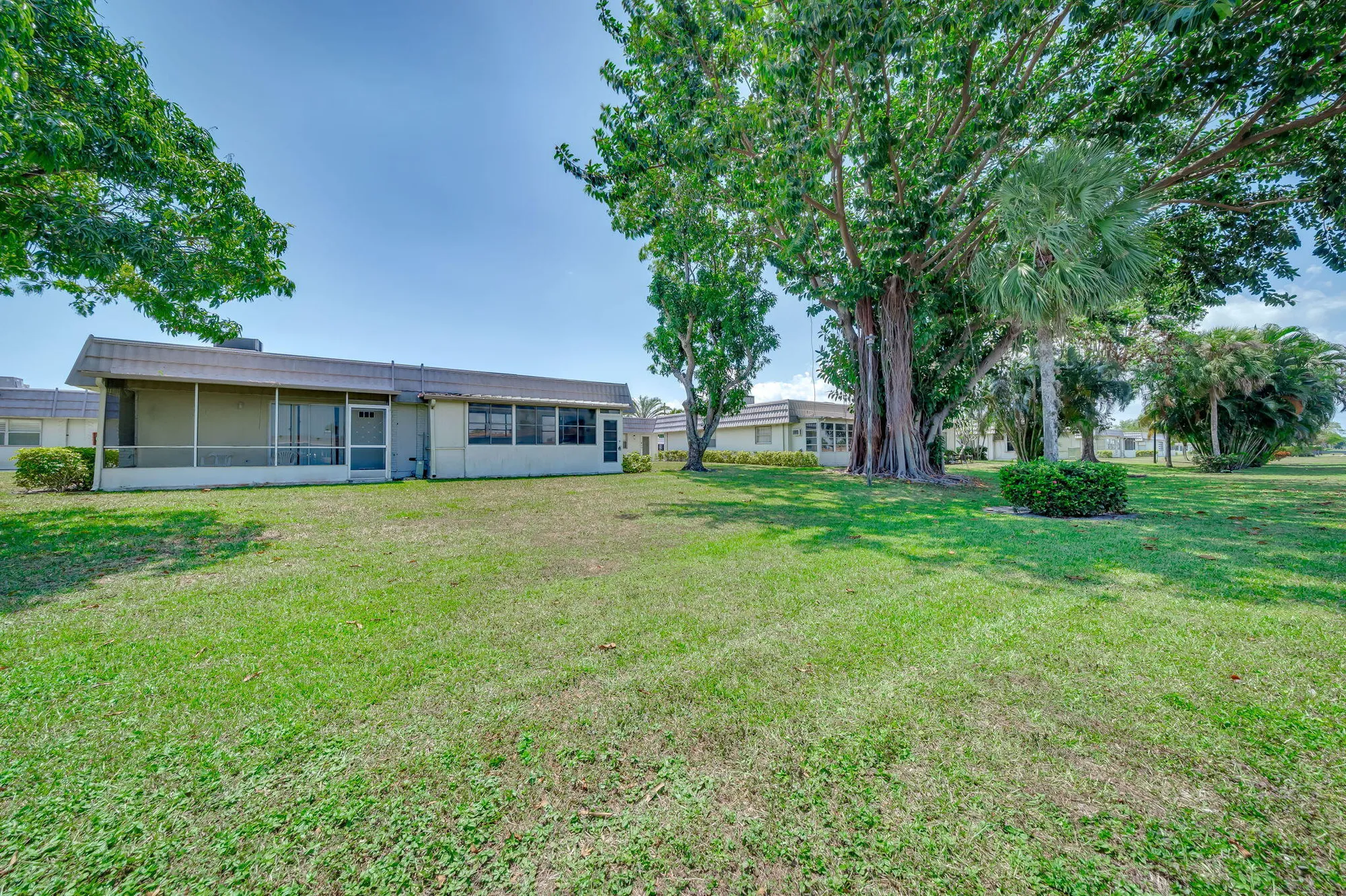 Property Slideshow image 25 of 35 | 8 valencia a, Delray Beach, FL, 33446