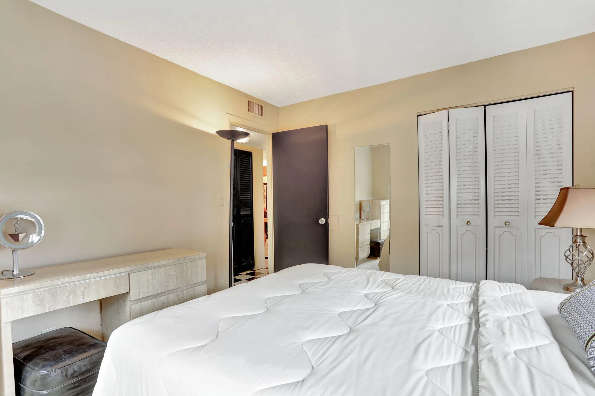 Property Slideshow image 18 of 61 | 2951 nw 46th ave 201, Lauderdale Lakes, FL, 33313