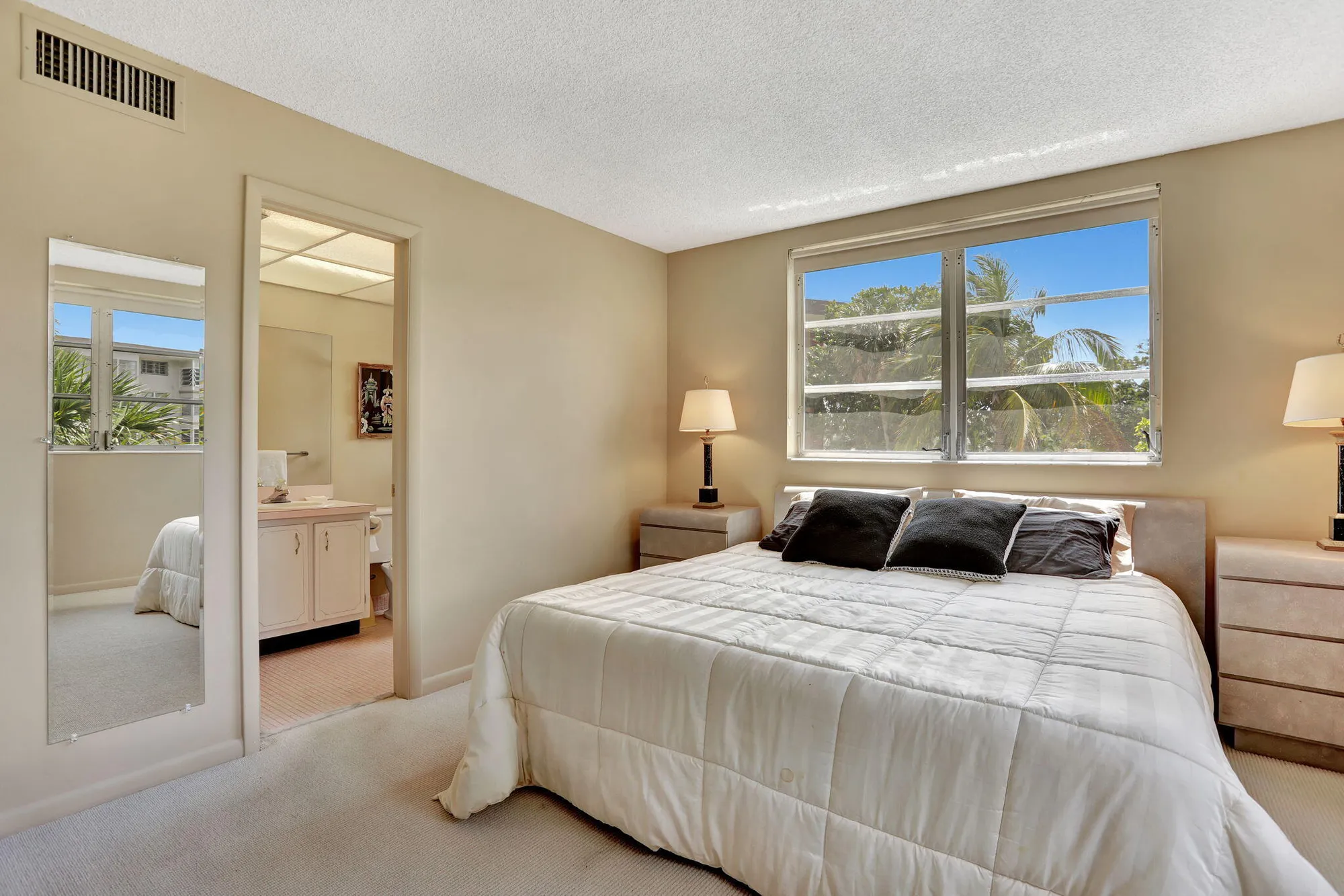 Property Slideshow image 19 of 61 | 2951 nw 46th ave 201, Lauderdale Lakes, FL, 33313