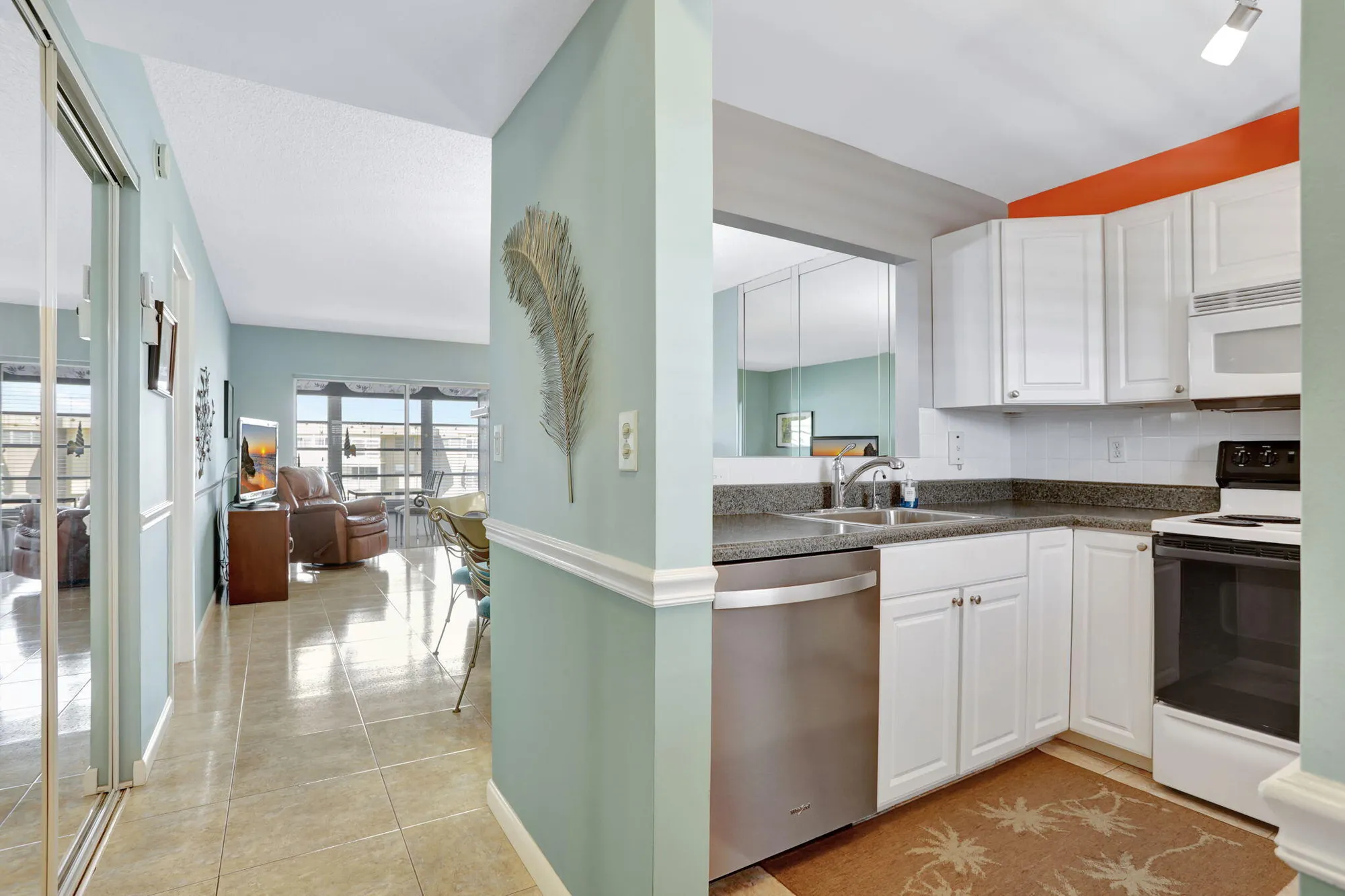 Property Slideshow image 10 of 68 | 3051 nw 46th ave 406, Lauderdale Lakes, FL, 33313