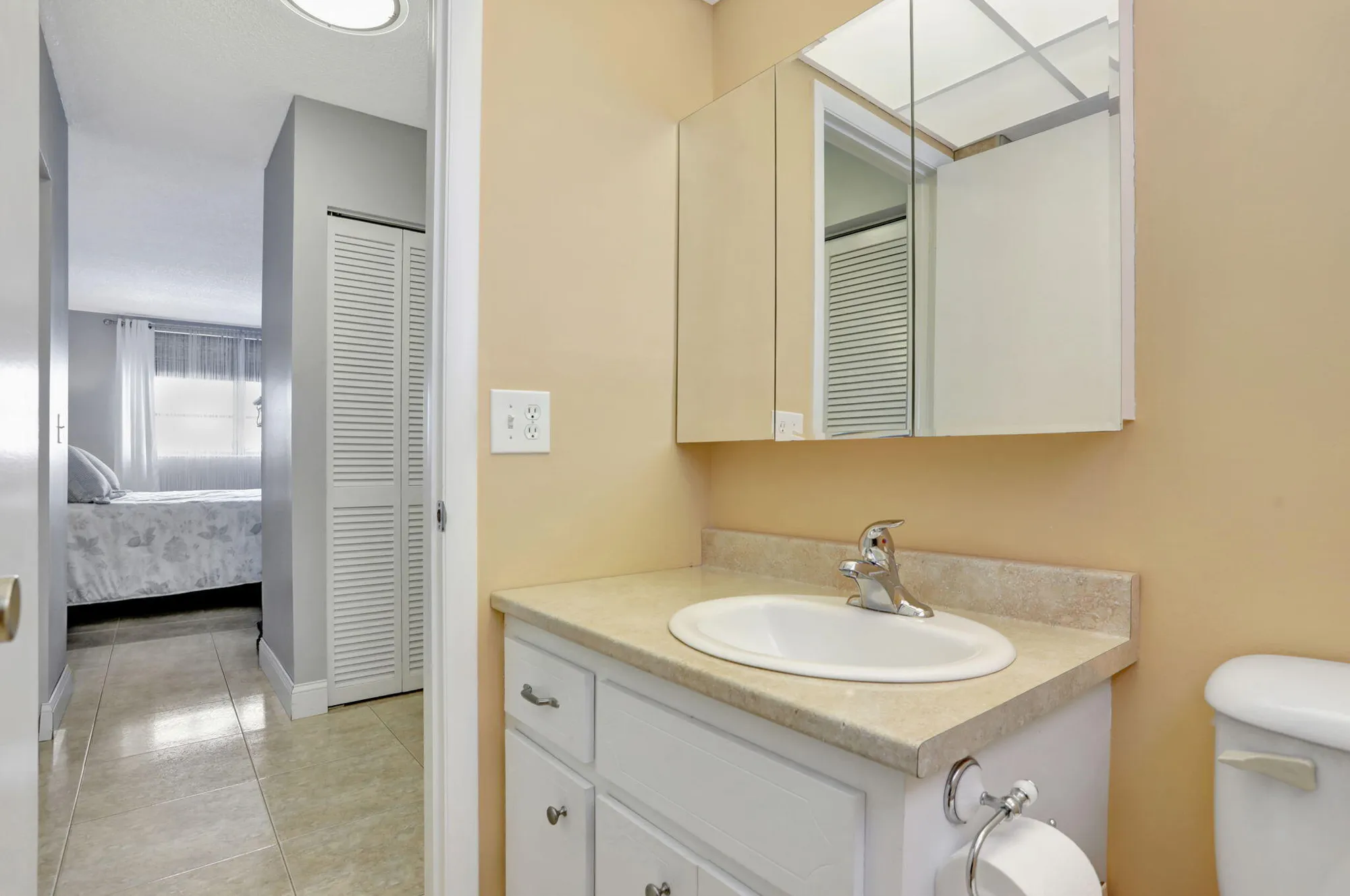 Property Slideshow image 21 of 68 | 3051 nw 46th ave 406, Lauderdale Lakes, FL, 33313