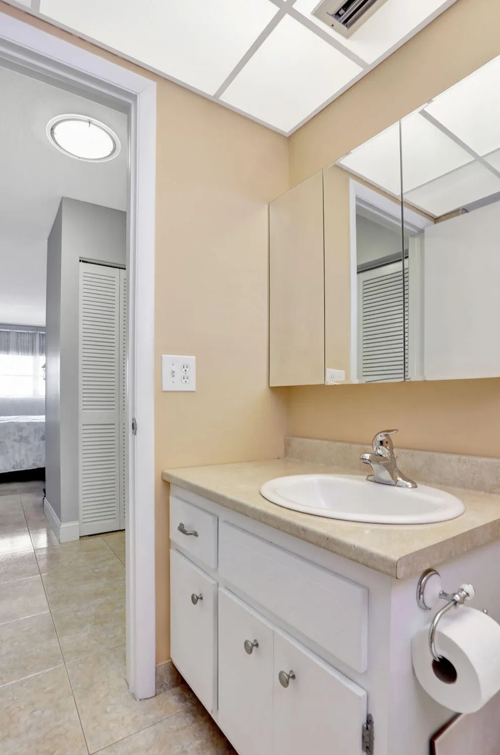 Property Slideshow image 23 of 68 | 3051 nw 46th ave 406, Lauderdale Lakes, FL, 33313