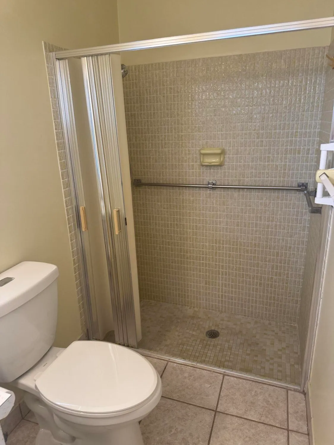 Property Slideshow image 13 of 32 | 2804 crosley dr e apt e apt e, West Palm Beach, FL, 33415