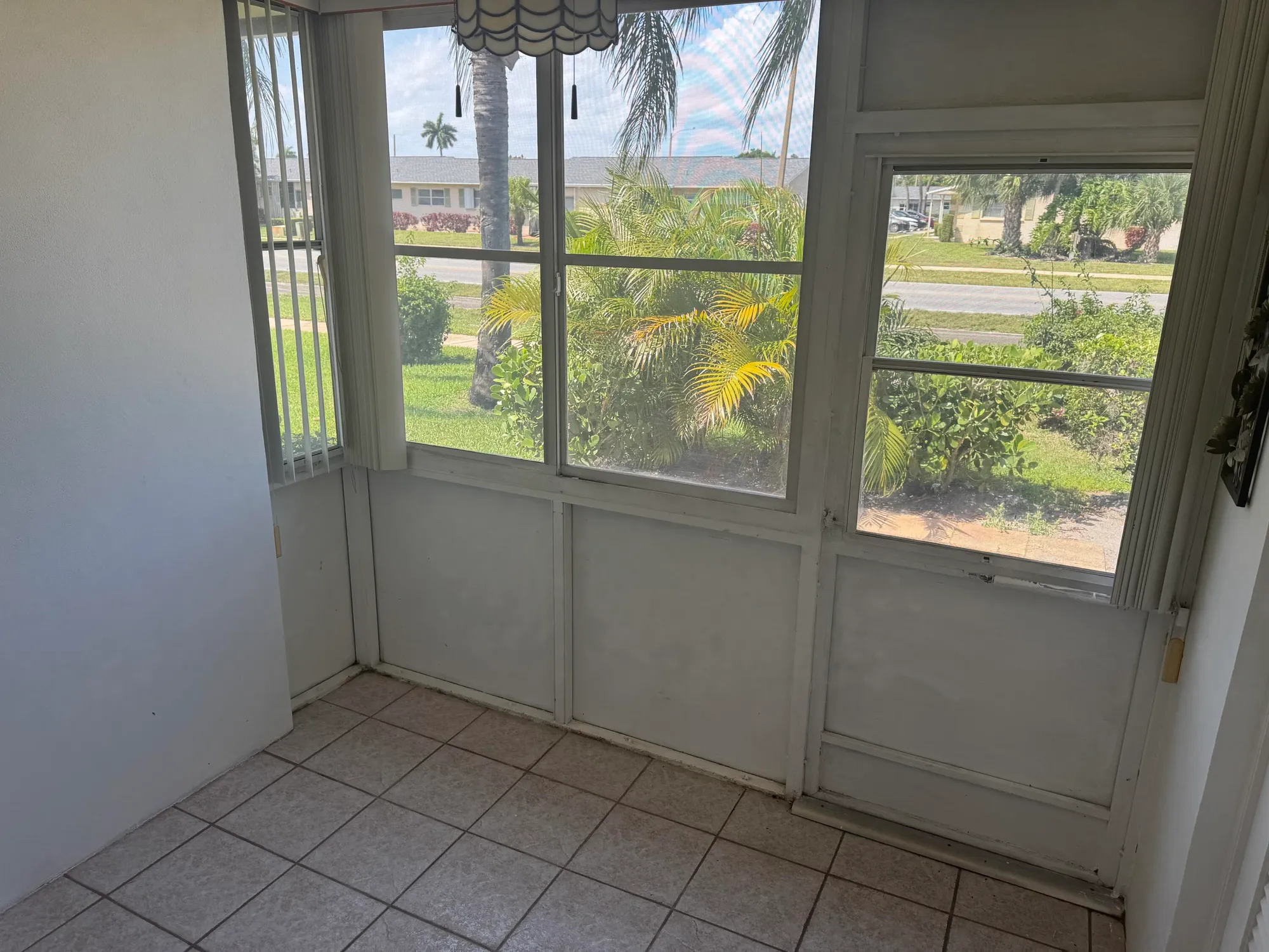 Property Slideshow image 17 of 32 | 2804 crosley dr e apt e apt e, West Palm Beach, FL, 33415