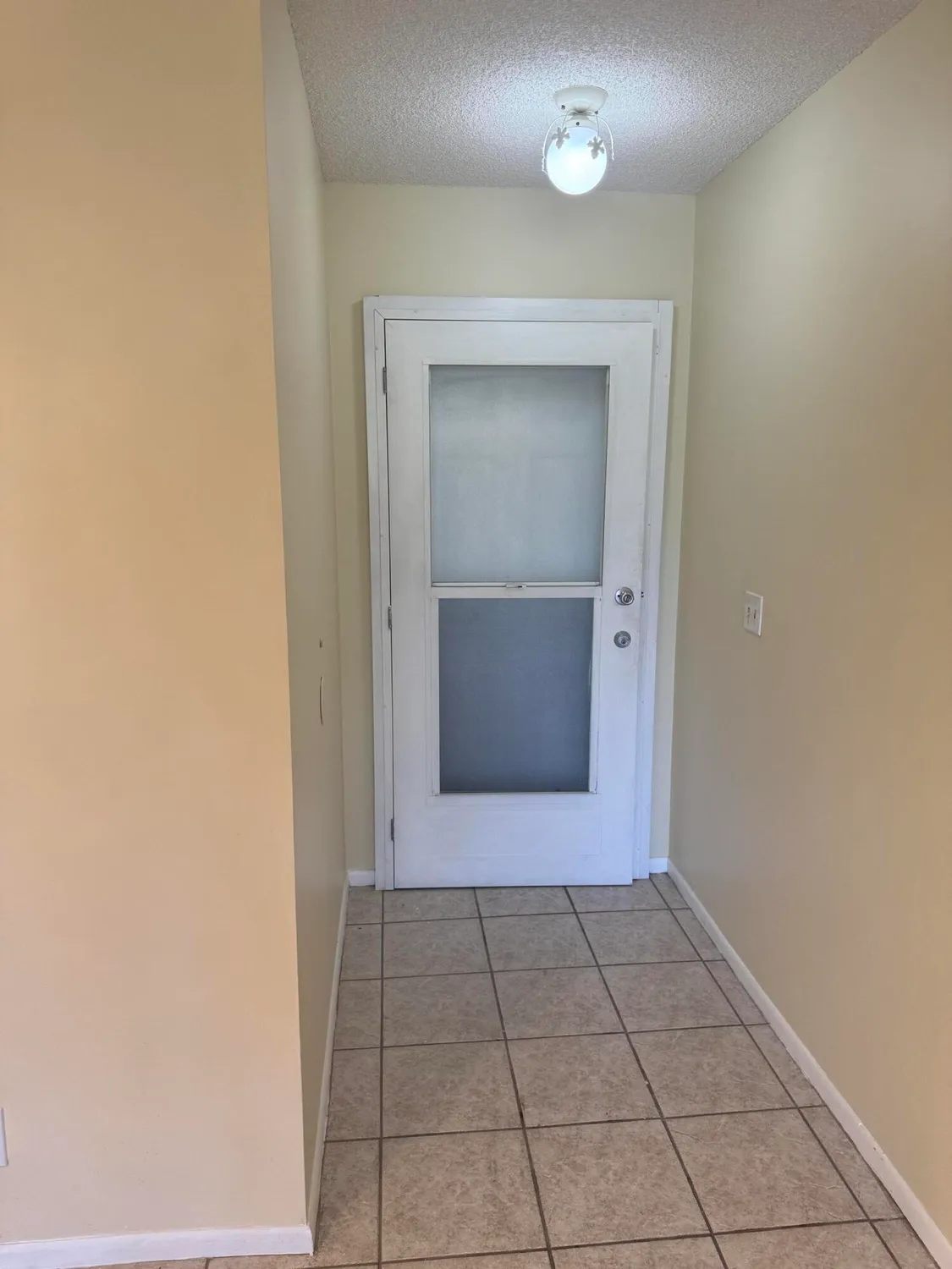 Property Slideshow image 7 of 32 | 2804 crosley dr e apt e apt e, West Palm Beach, FL, 33415