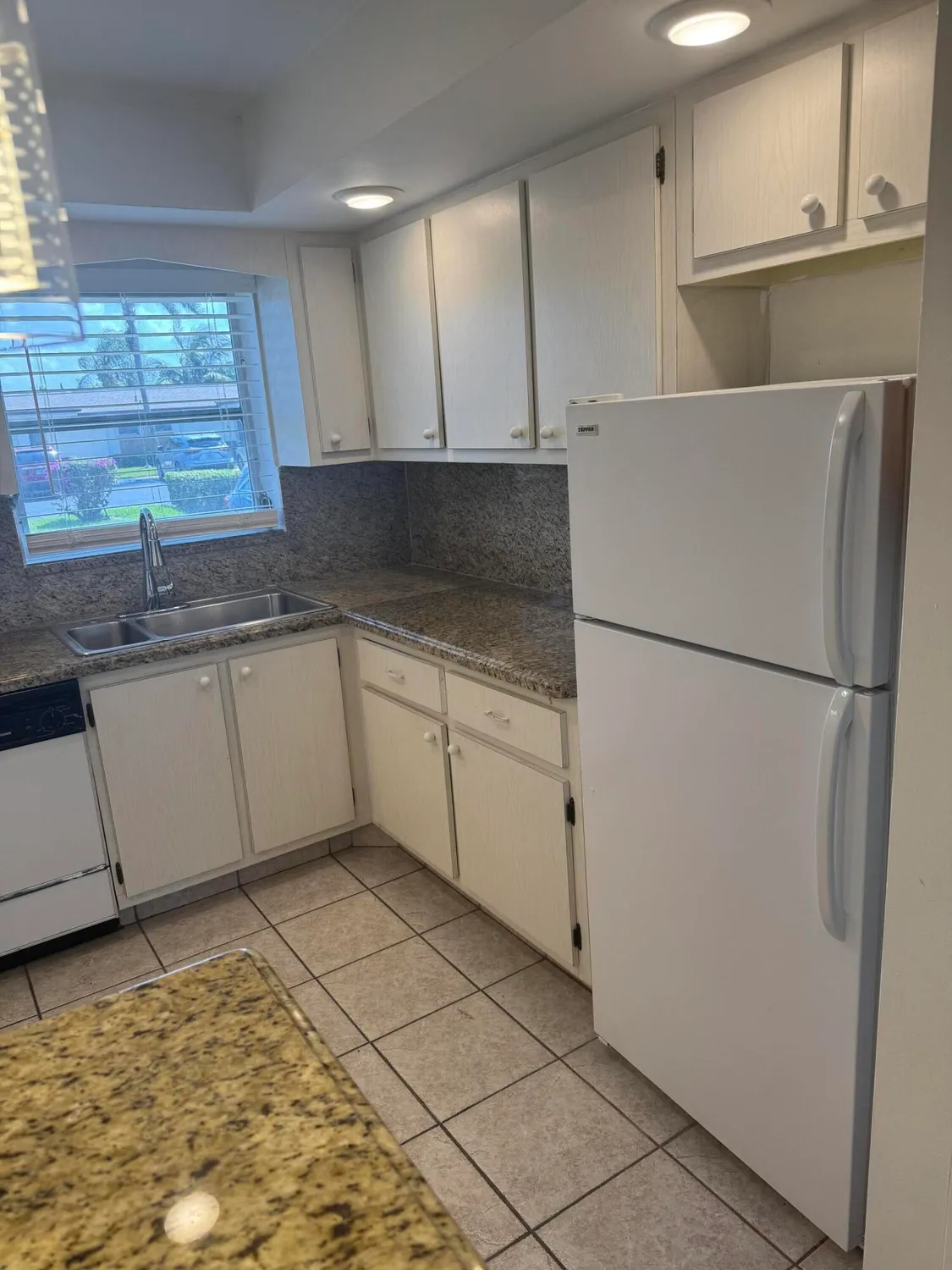 Property Slideshow image 4 of 32 | 2804 crosley dr e apt e apt e, West Palm Beach, FL, 33415