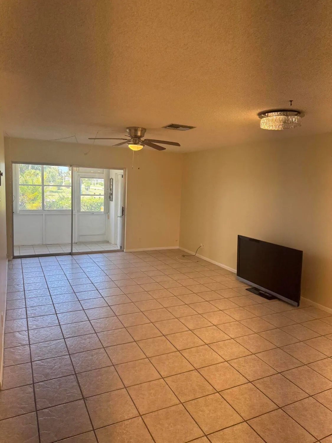 Property Slideshow image 6 of 32 | 2804 crosley dr e apt e apt e, West Palm Beach, FL, 33415